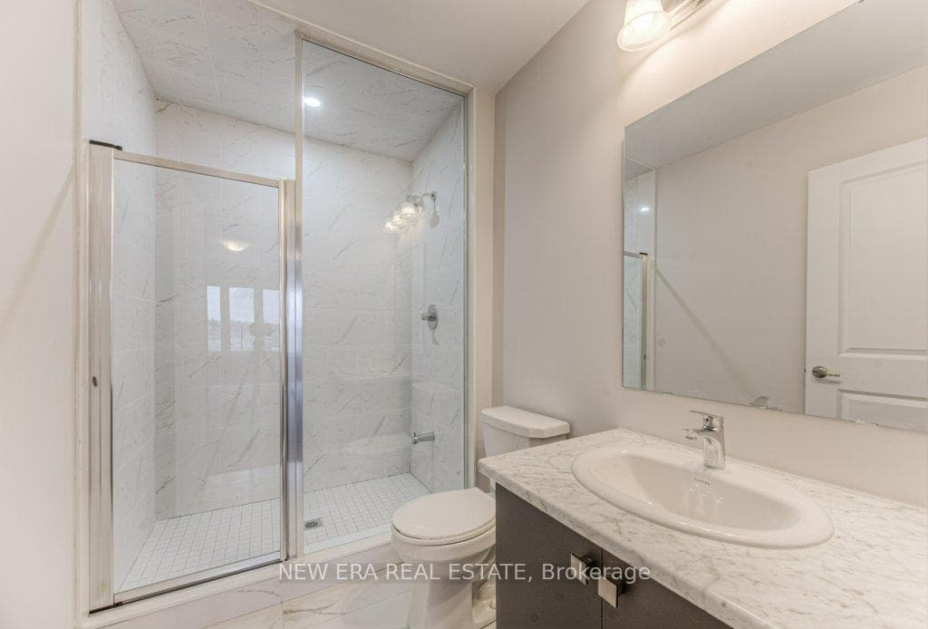 585 Colborne Street Unit 813 photo 25