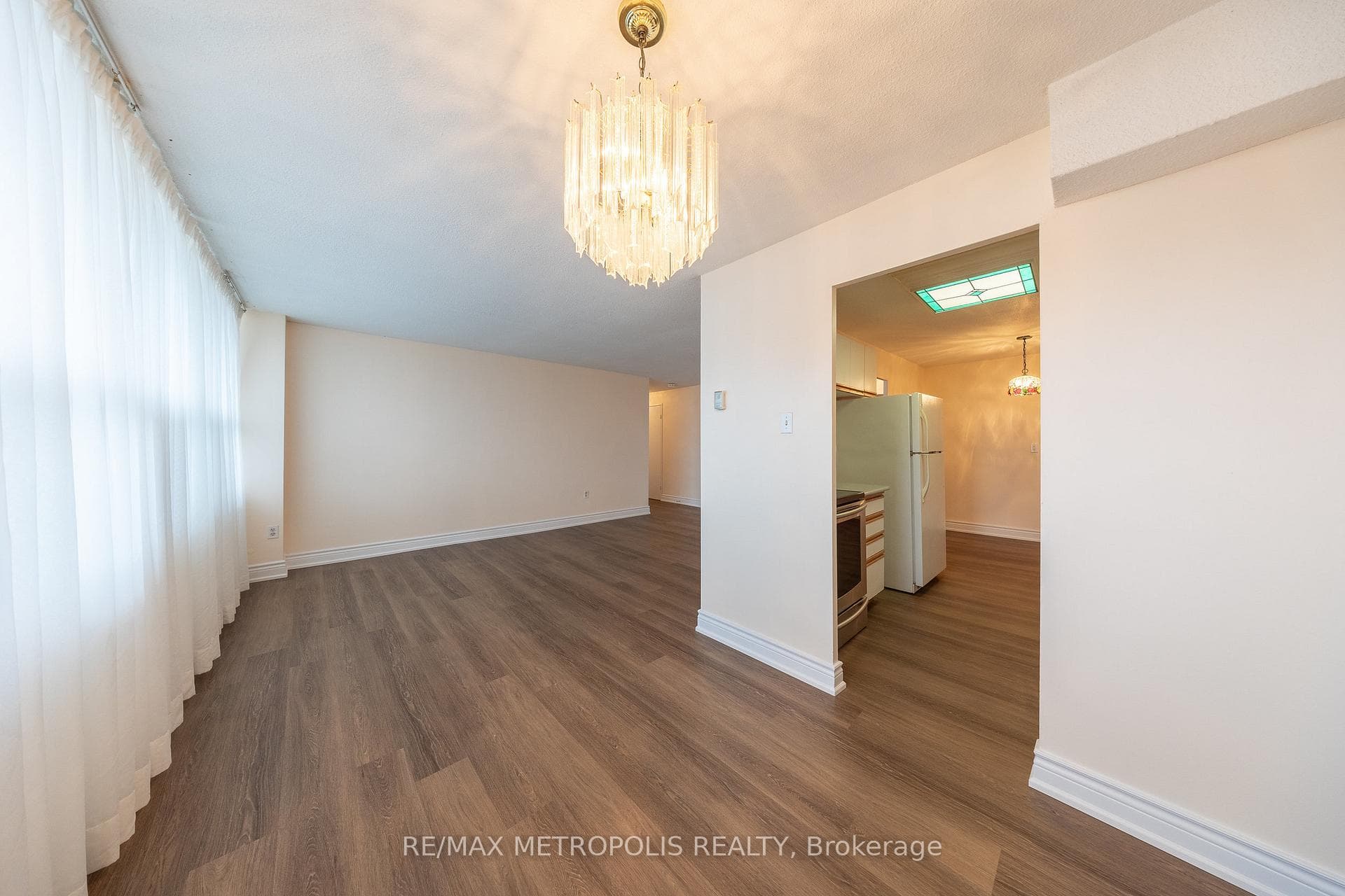 270 Palmdale Drive Unit 1405 photo 10