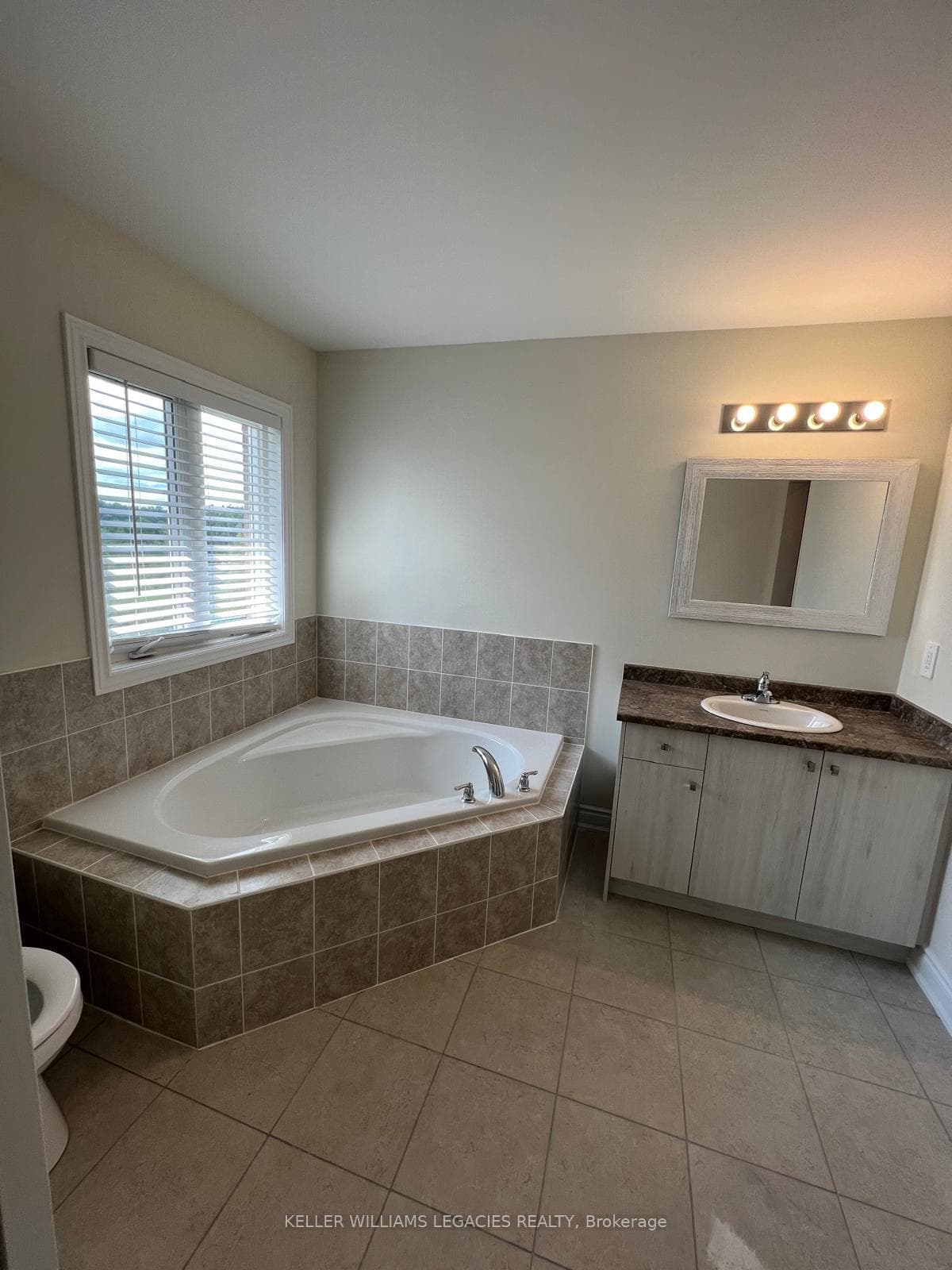 3048 Sierra Drive photo 9