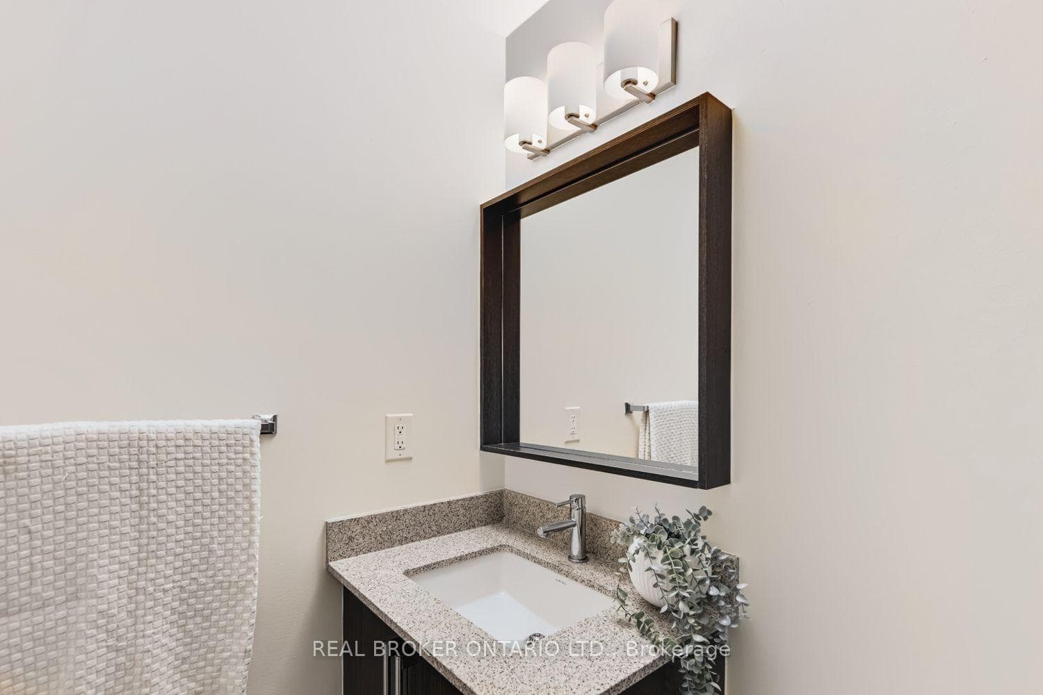 4633 Glen Erin Drive Unit 108 photo 19