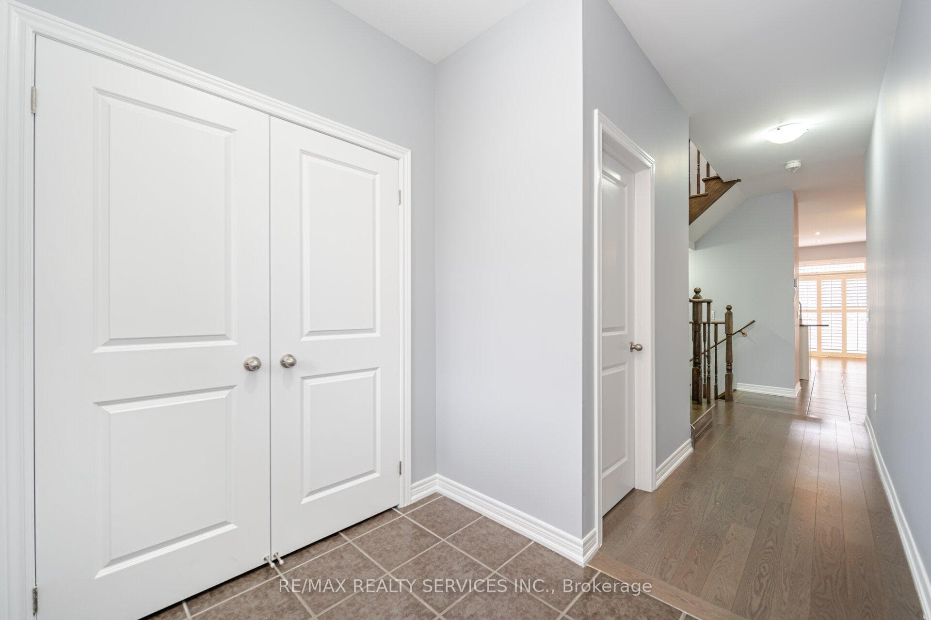 49 Ivor Crescent photo 4