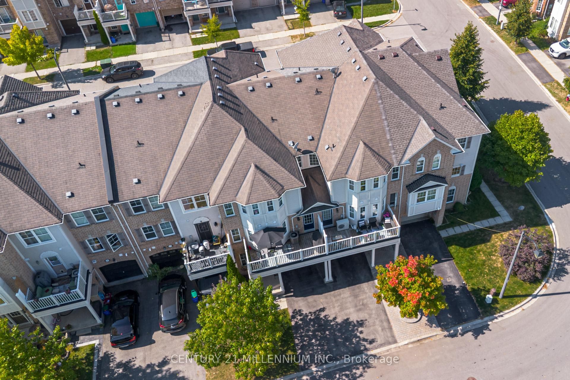 914 Ambroise Crescent photo 39