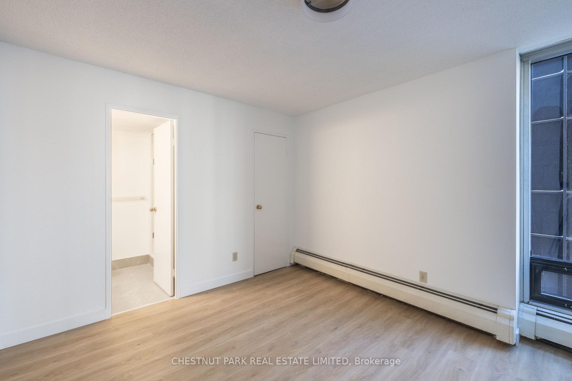30 Wellington Street Unit 1006 photo 18