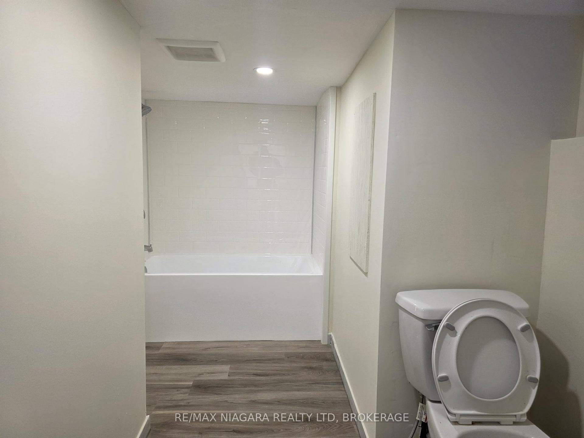 12 Nickel Street photo 7