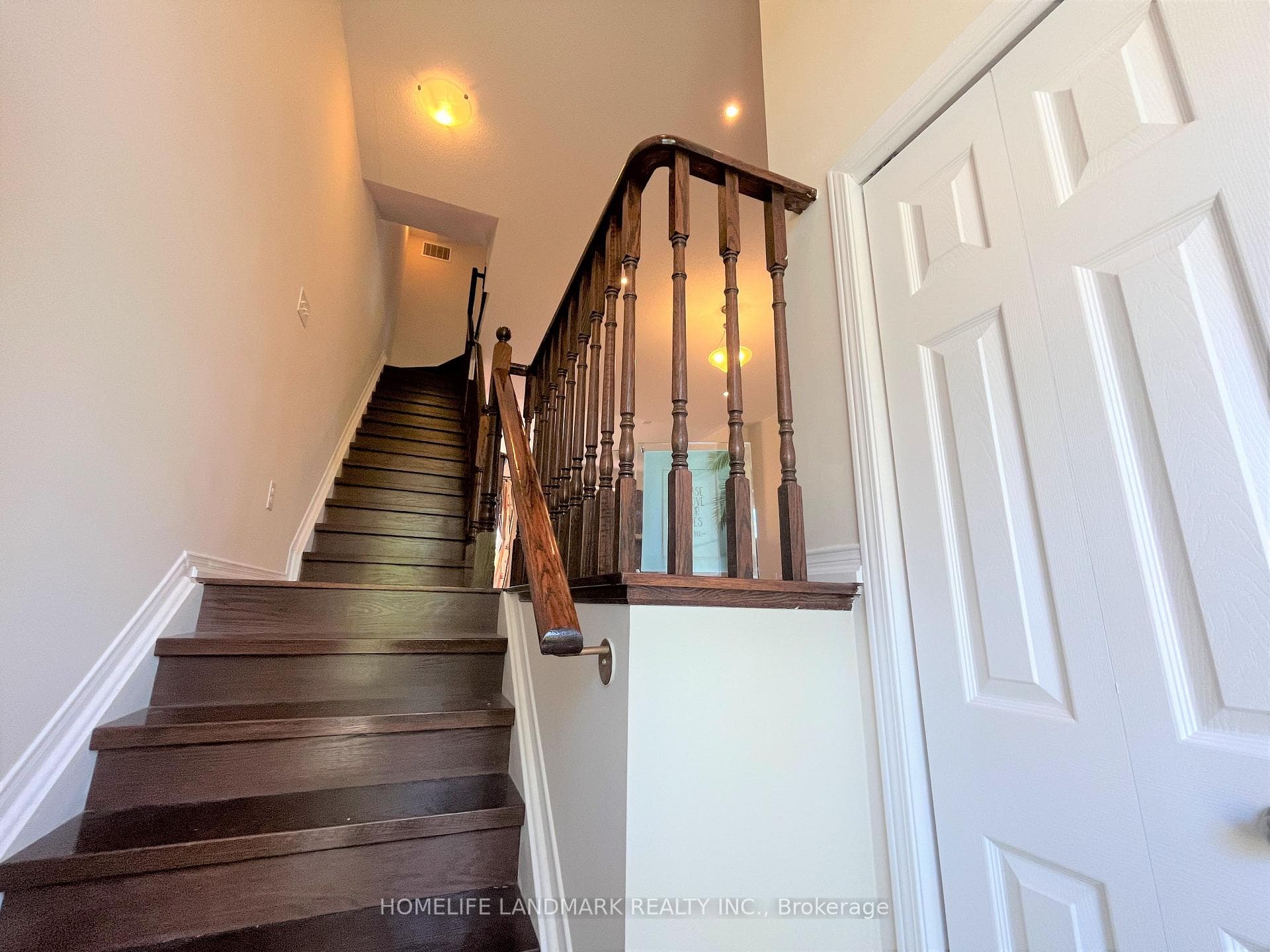 79 John Bell Crescent photo 2