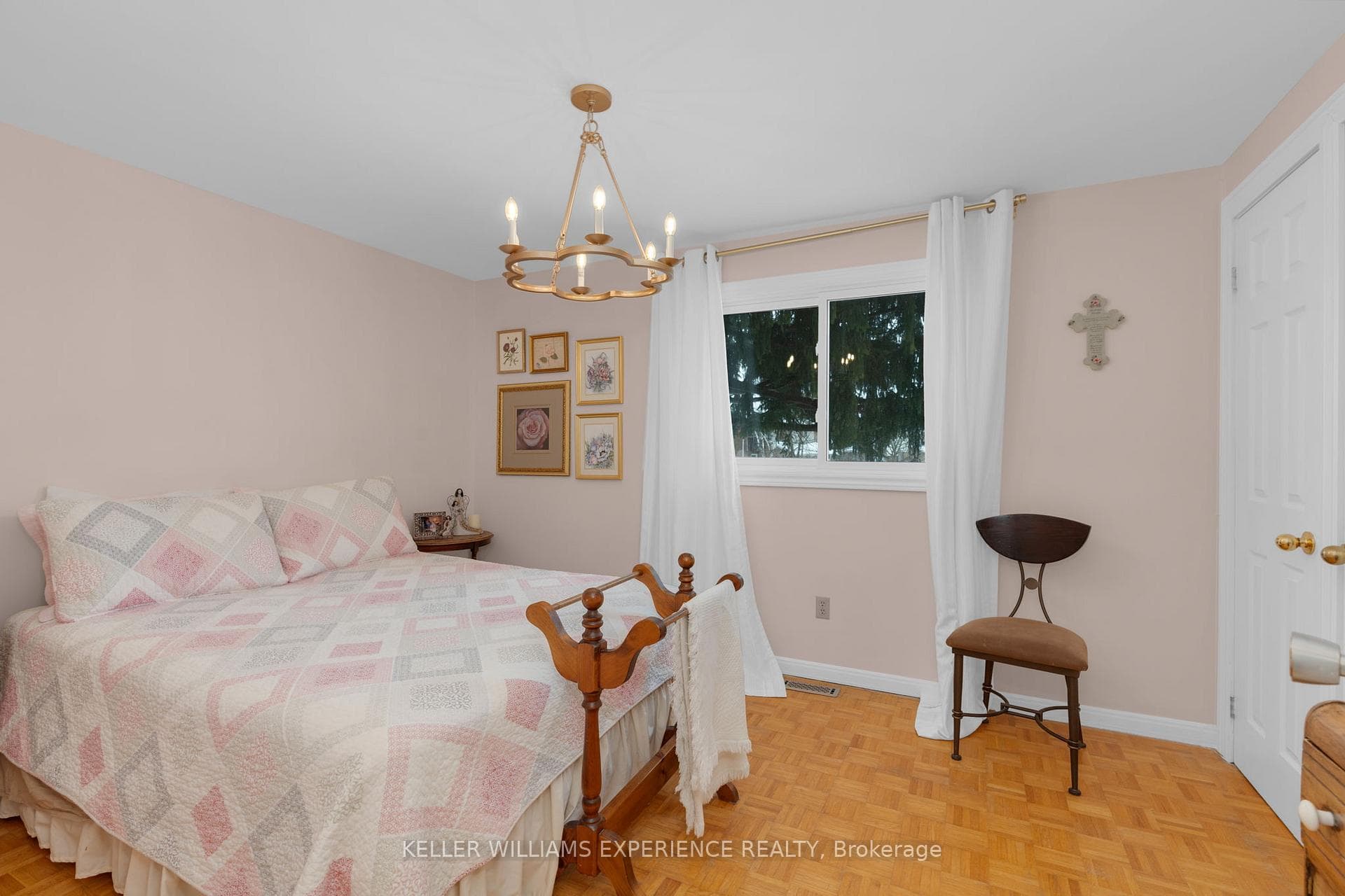 69 Christie Crescent photo 9