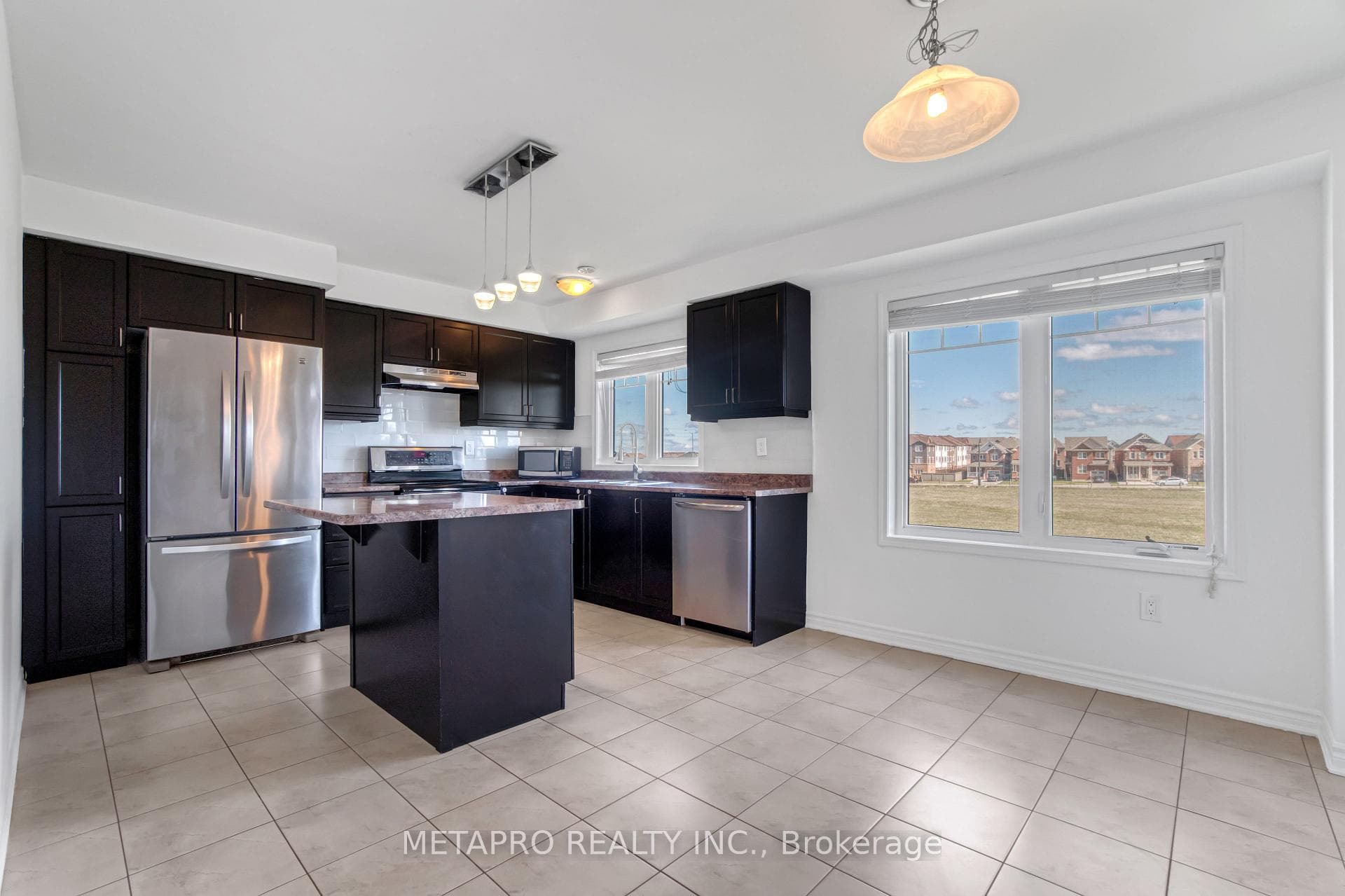 72 Bannister Crescent photo 19