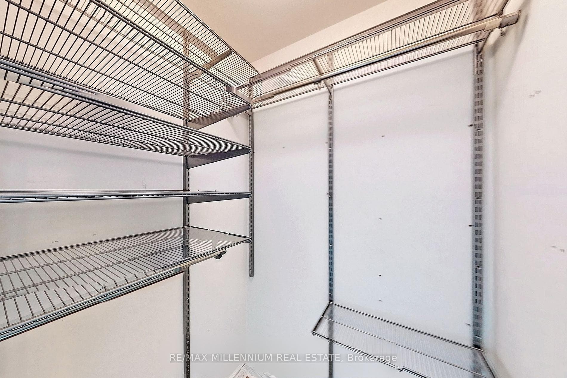 25 Lower Simcoe Street Unit 1508 photo 27