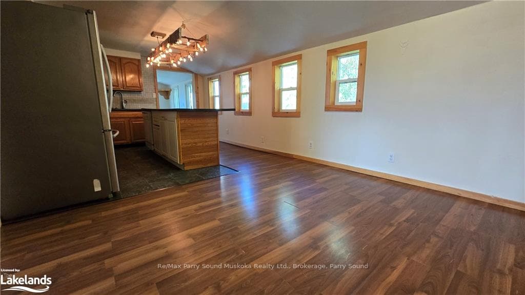 10 GLEN Avenue photo 9