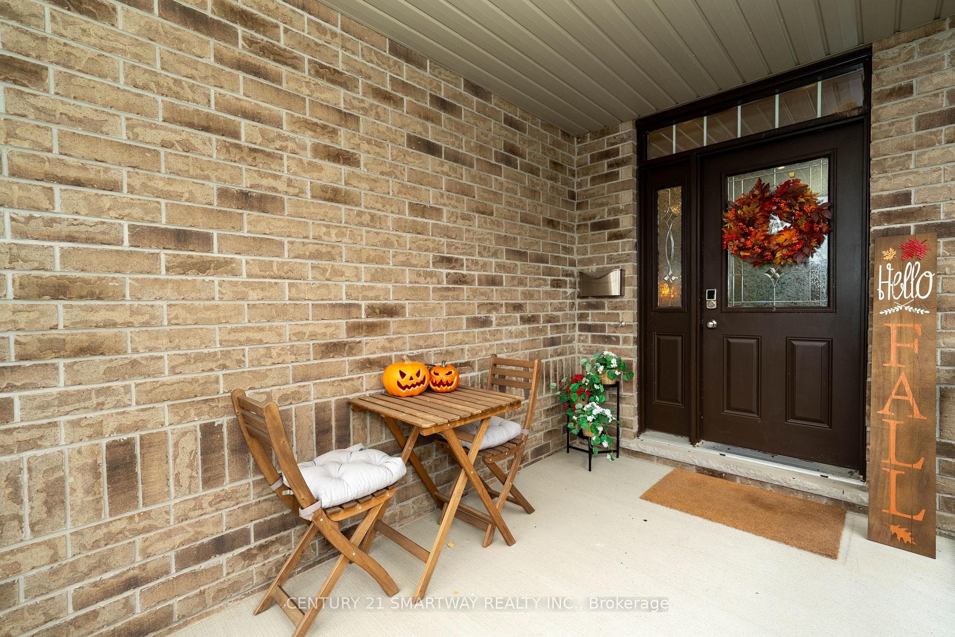 9 Hebert Street photo 5