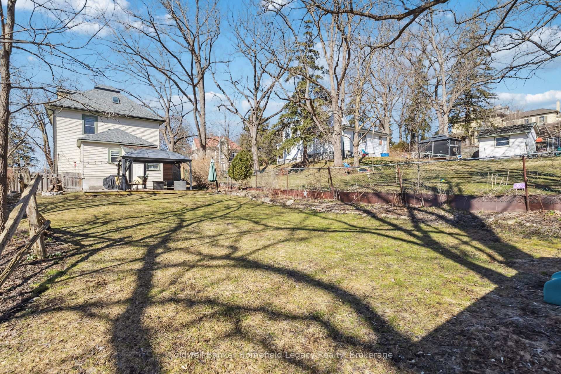 81 Wellington Street photo 40