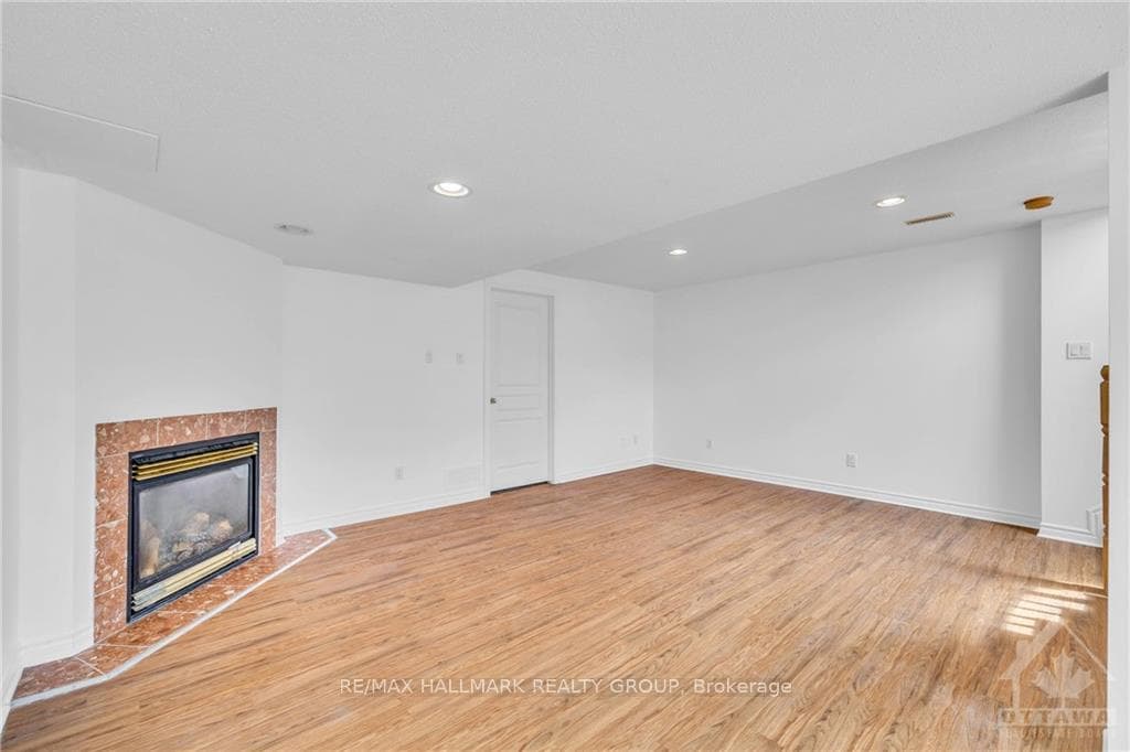 56 SADDLESMITH Circle photo 26