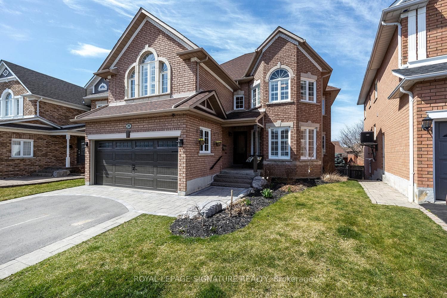 36 Dennis Drive photo 1