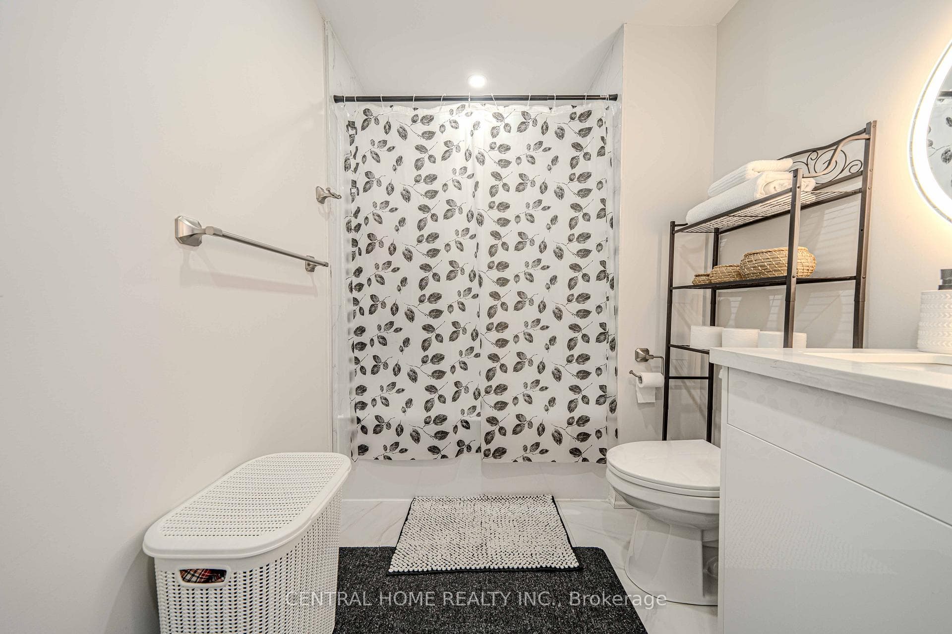 13 Reygate Court photo 22