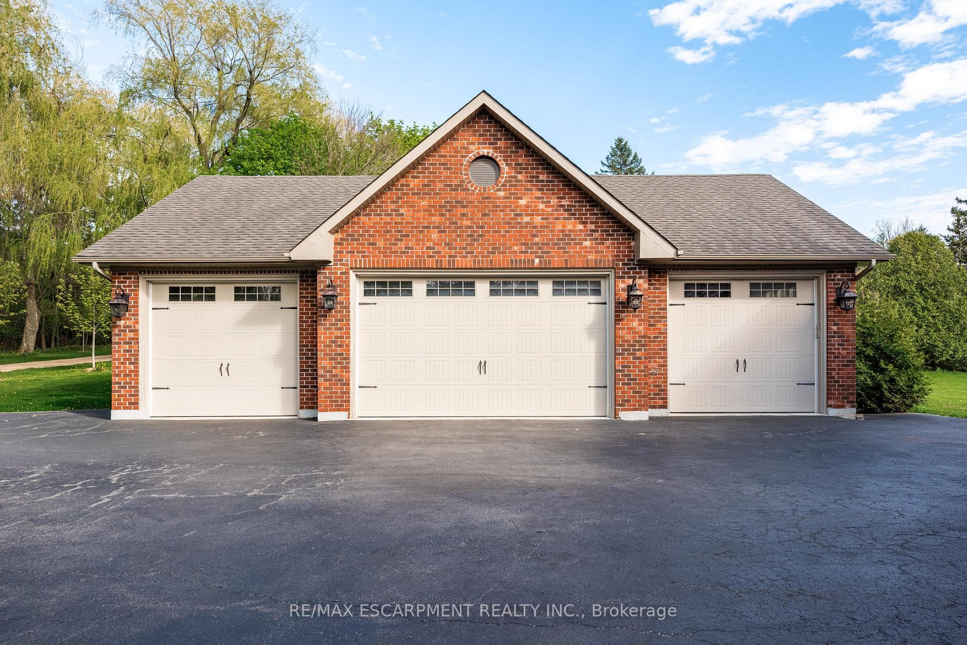 1670 Medad Springs Court photo 5