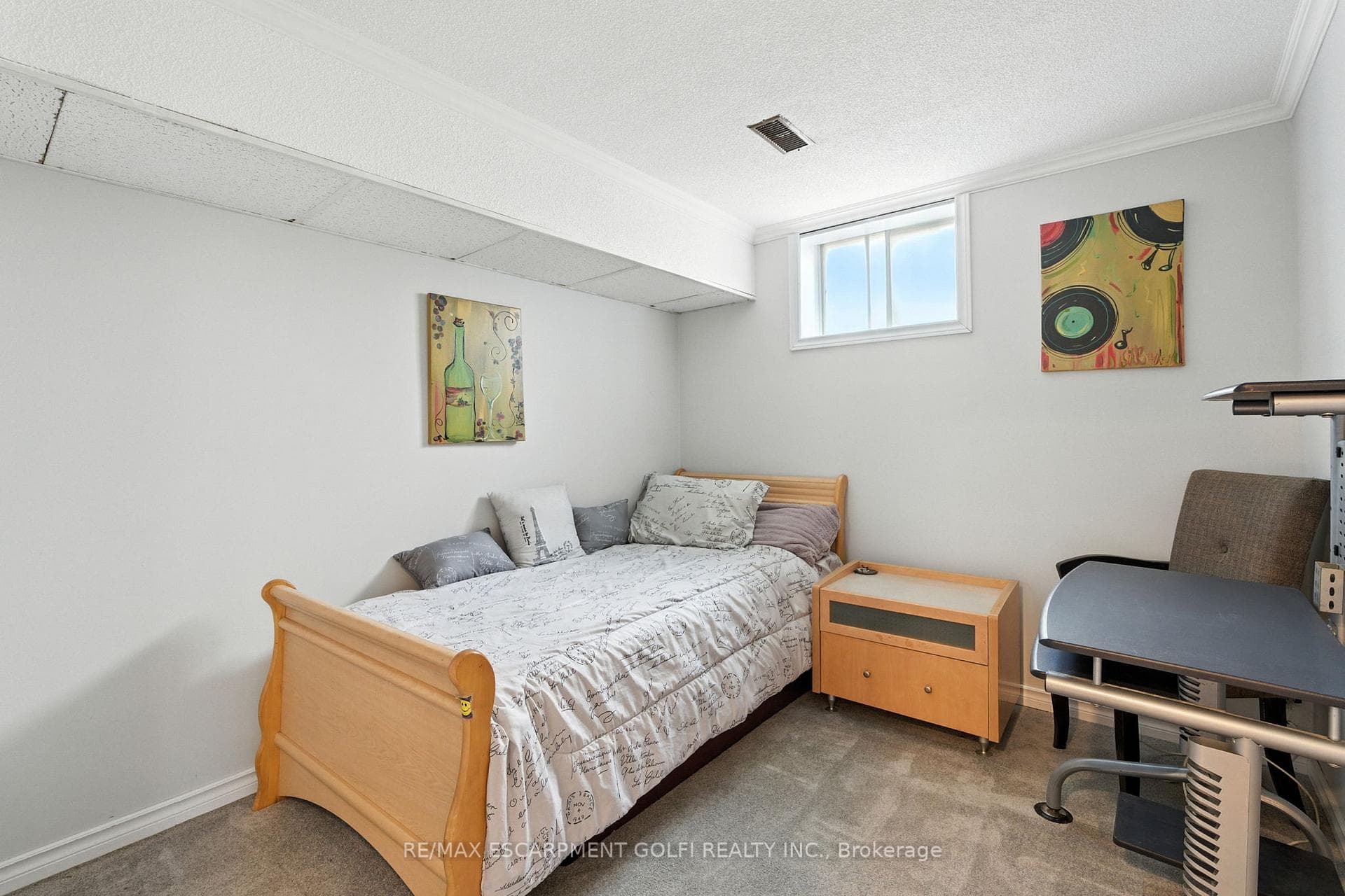 386 Navy Street photo 24