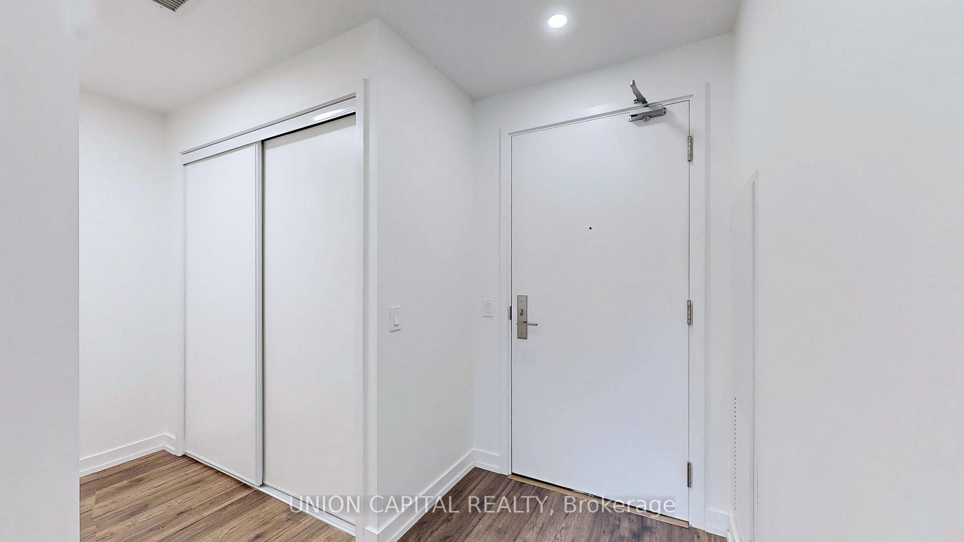 33 Helendale Avenue Unit 1013 photo 13
