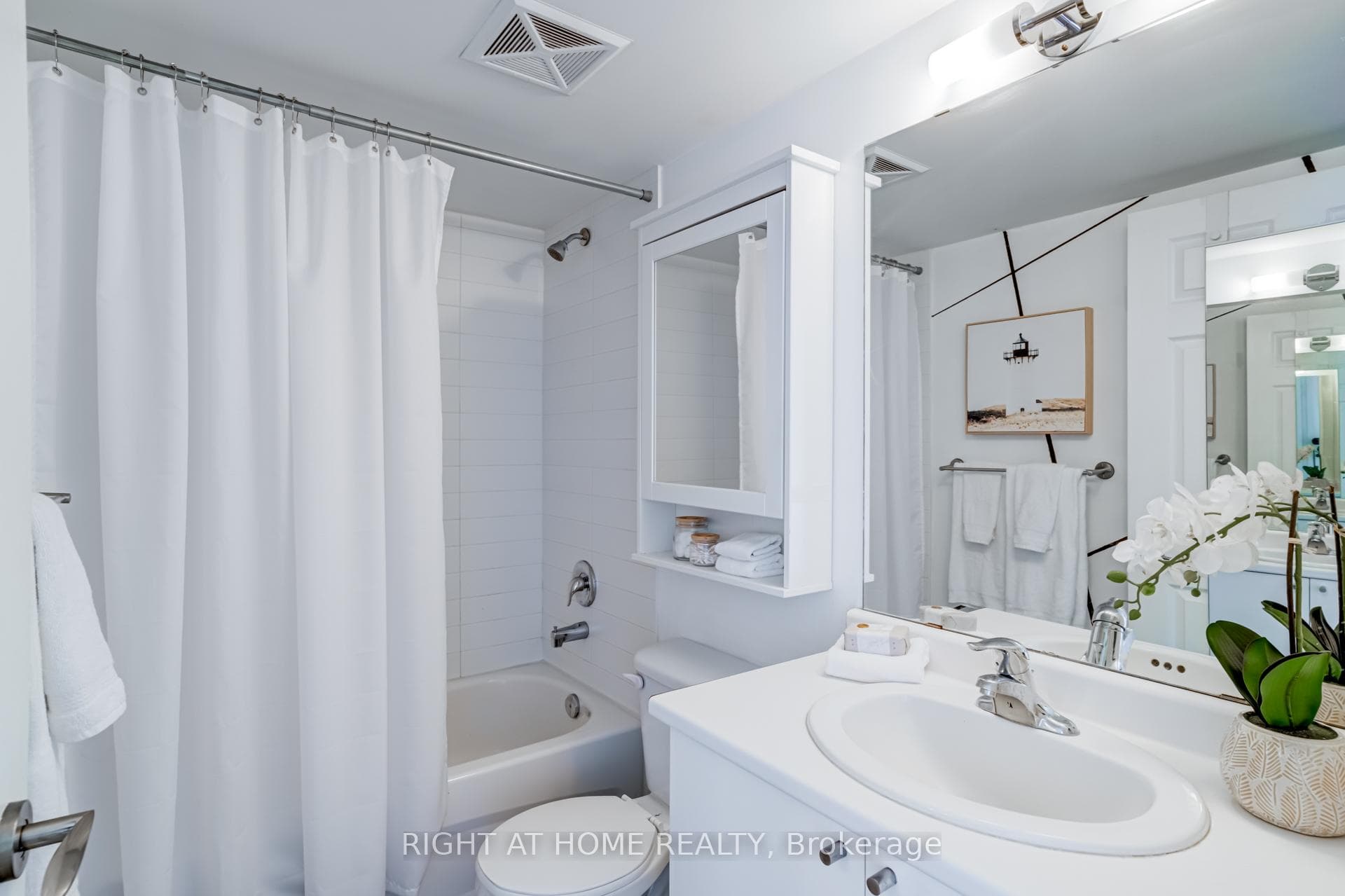280 Donlands Avenue Unit 303 photo 21