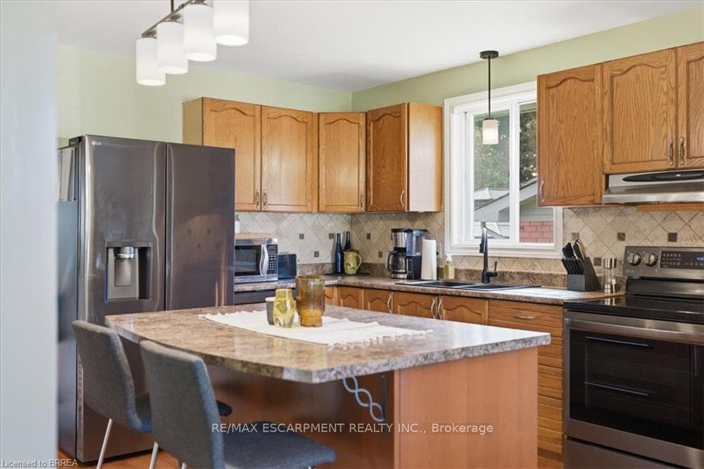 33 Edward Avenue photo 11