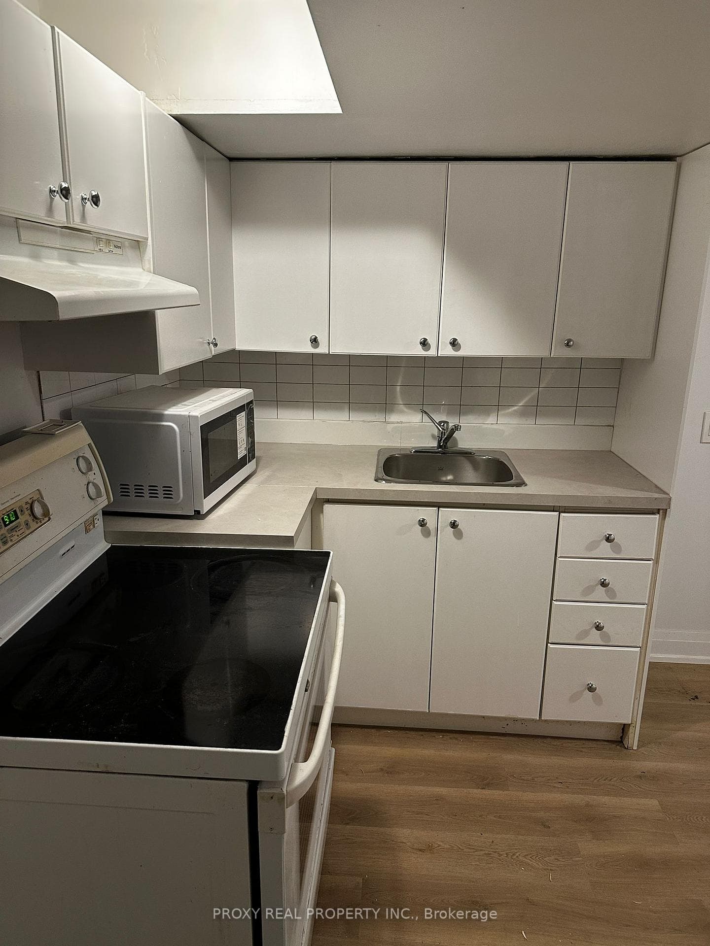 35 Almore Avenue Unit Basement photo 2