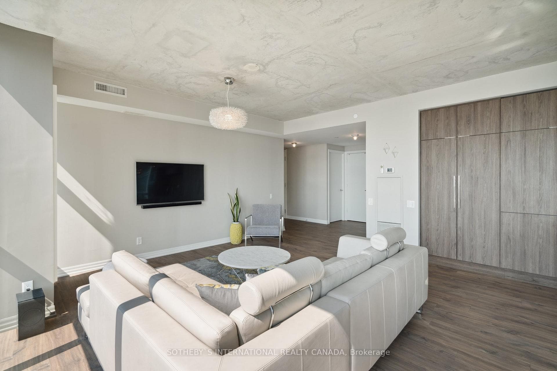 88 Blue Jays Way Unit 3803 photo 6