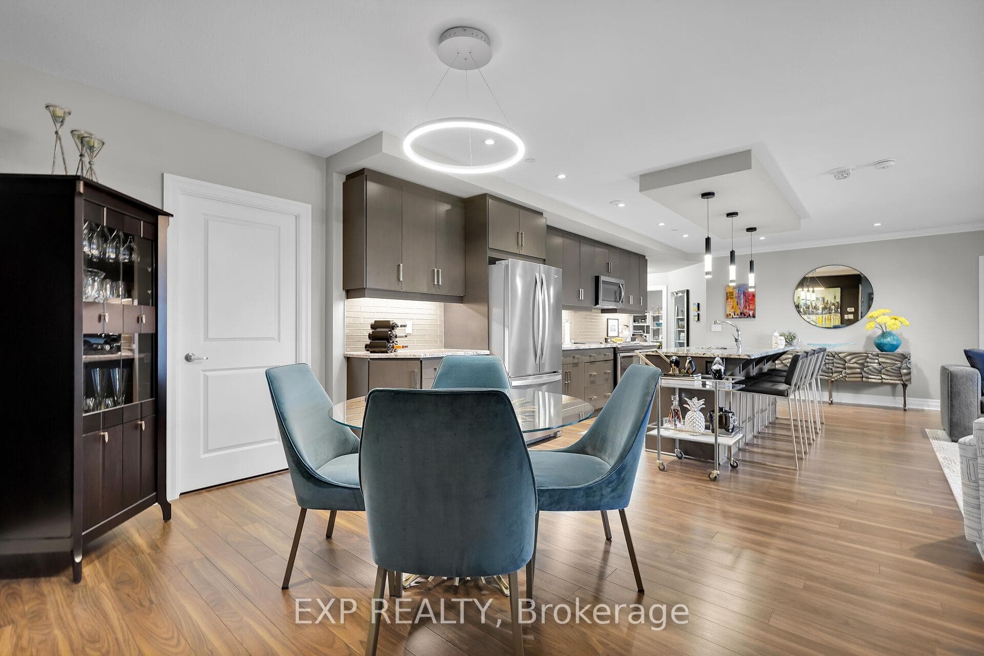 260 VILLAGEWALK Boulevard Unit 709 photo 22