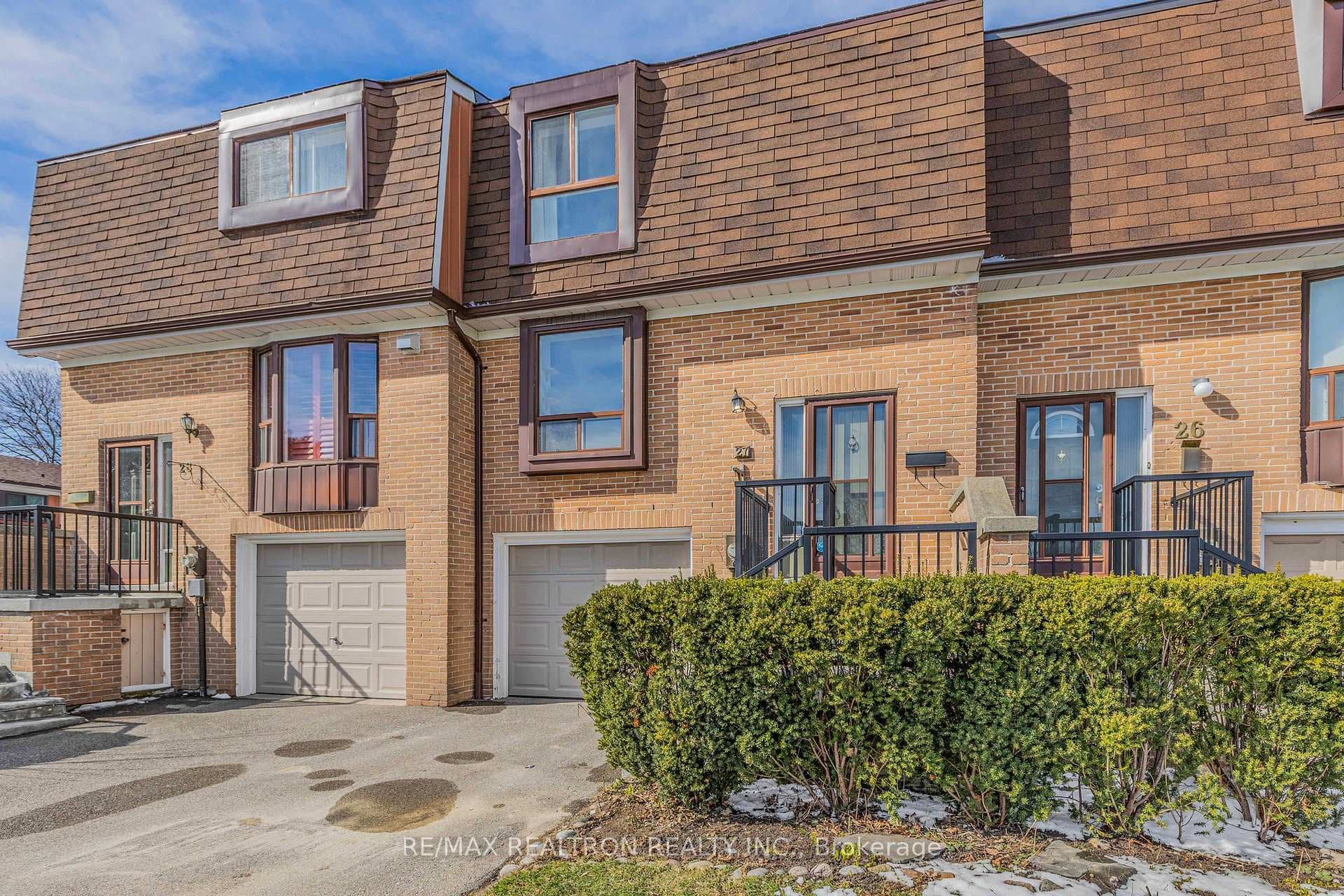260 Avenue Road Unit 27 photo 2