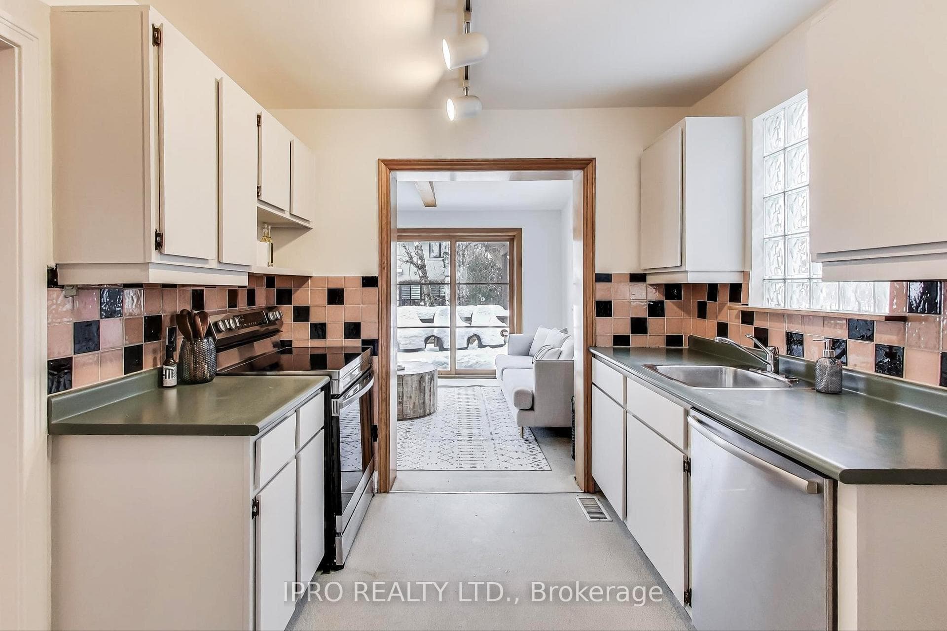 34 Allanbrooke Drive photo 10
