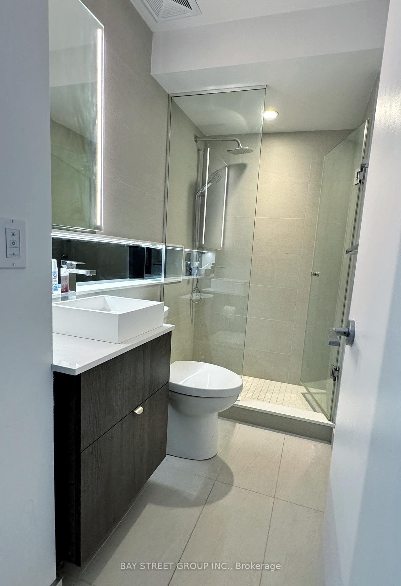 215 Queen Street Unit 2502 photo 12