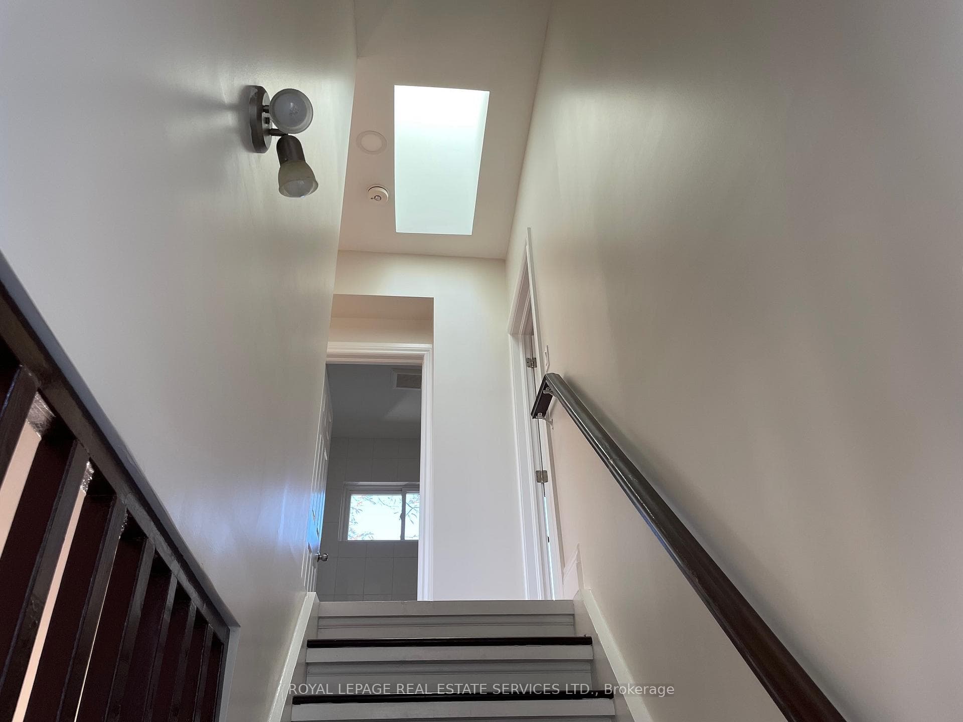 11 Uno Drive photo 12