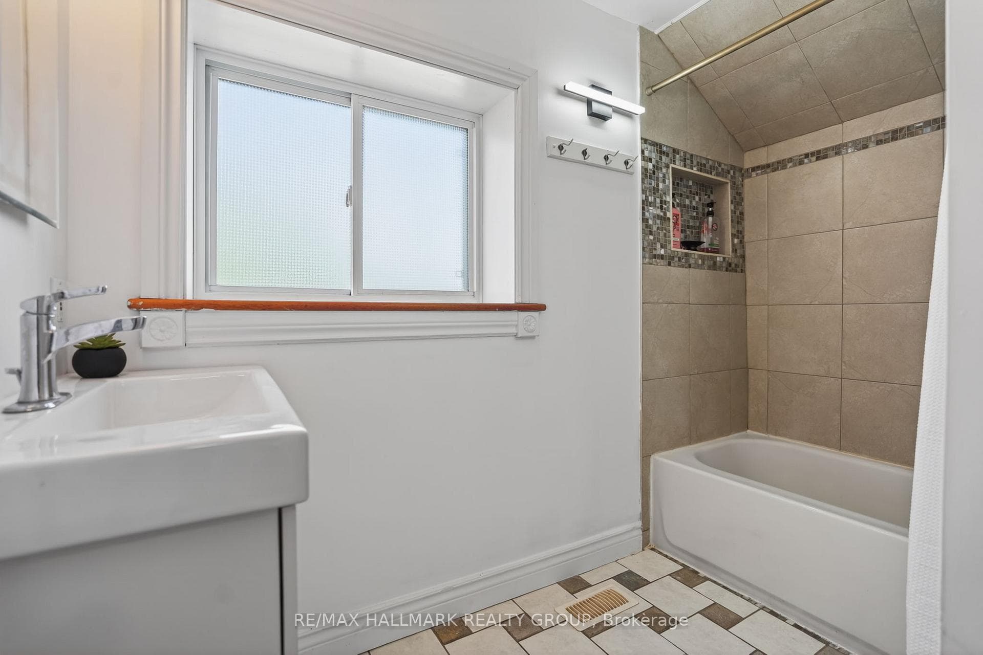 3516 Mcbean Street photo 29