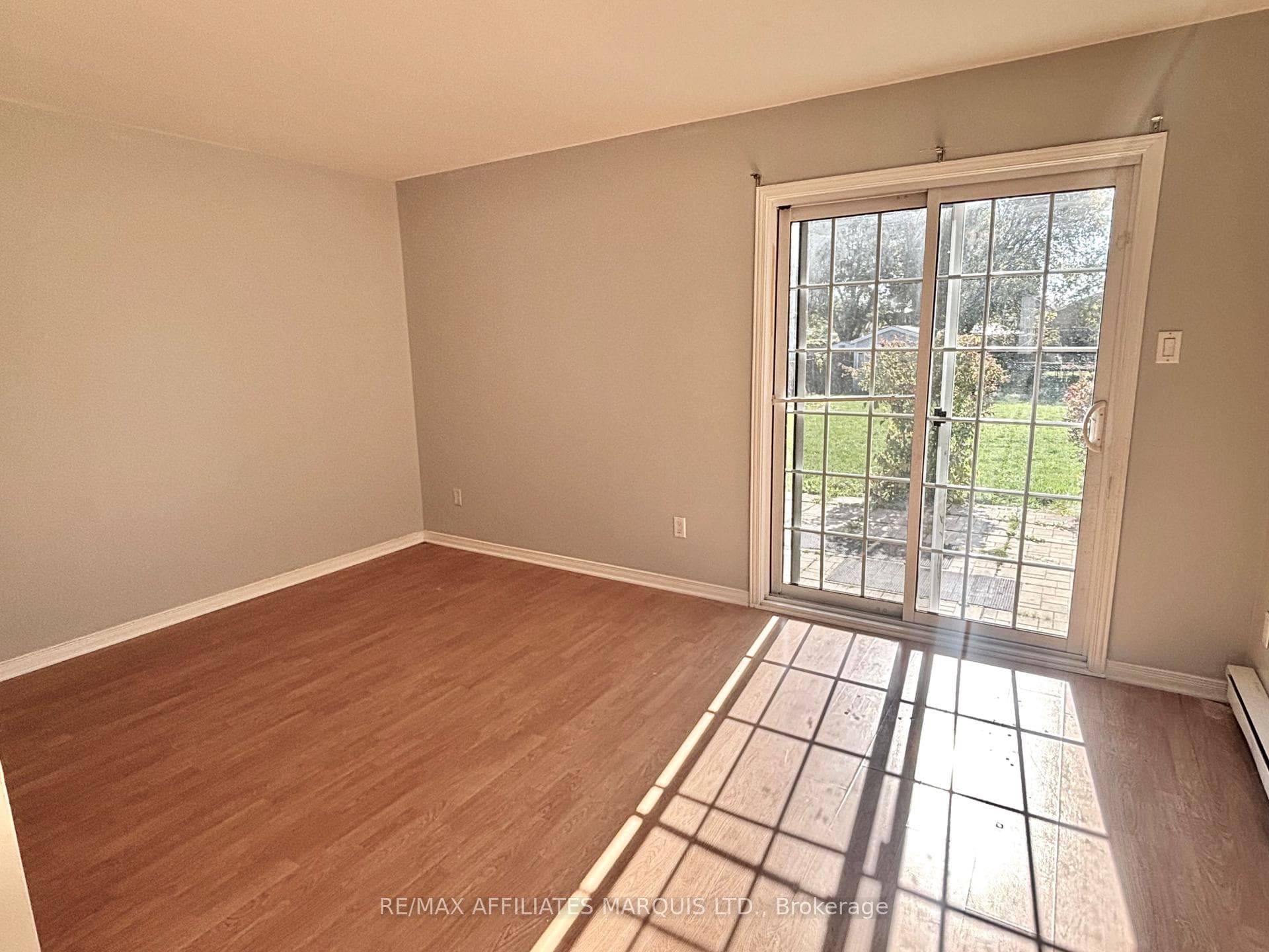 111 Jobin Avenue photo 8