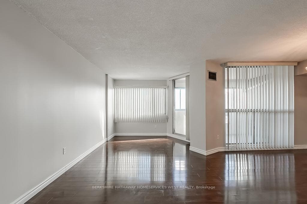 50 Elm Drive Unit 705 photo 8