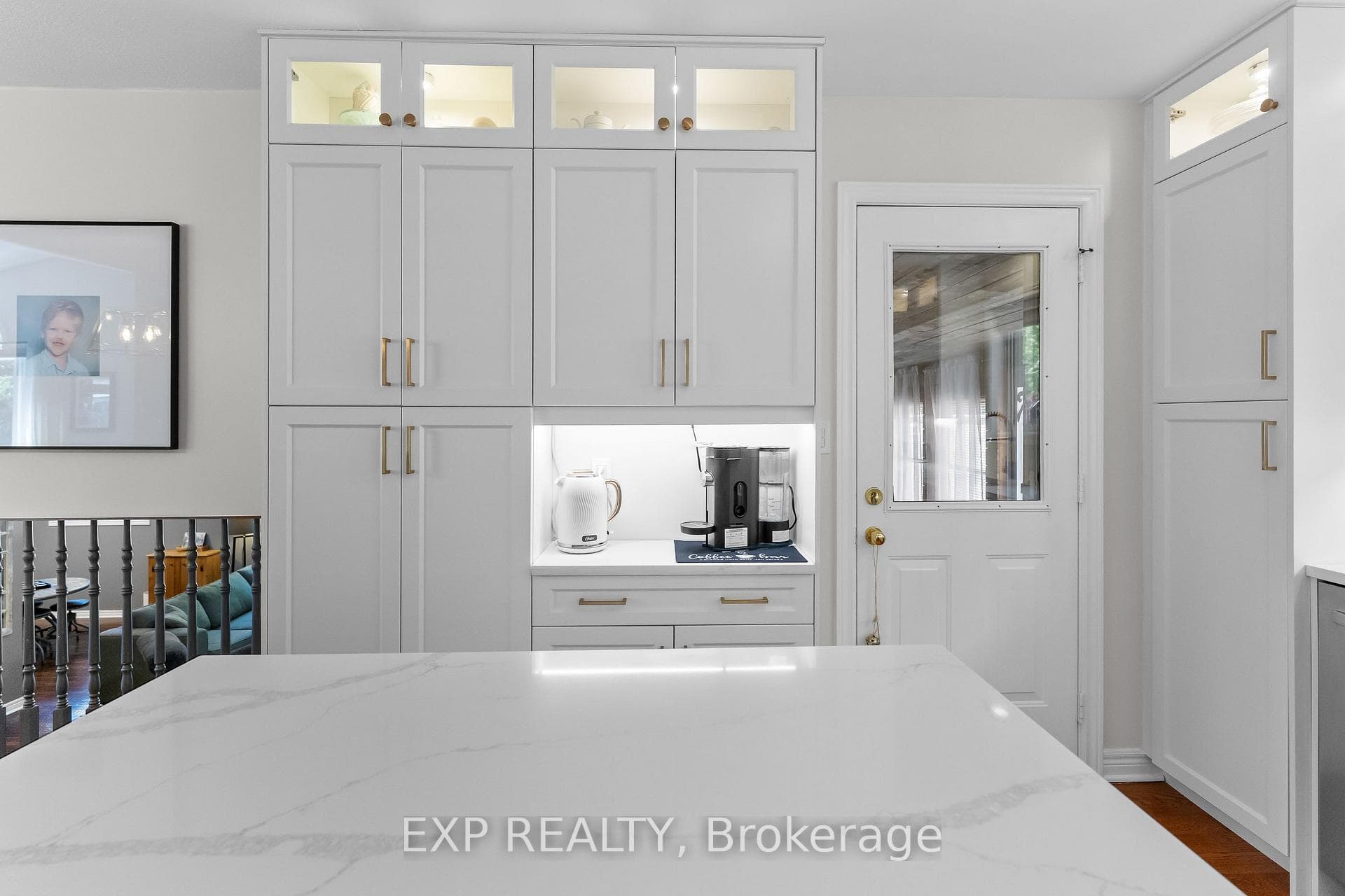 Pantry and Coffee Bar-Exit to the 3 Season Room