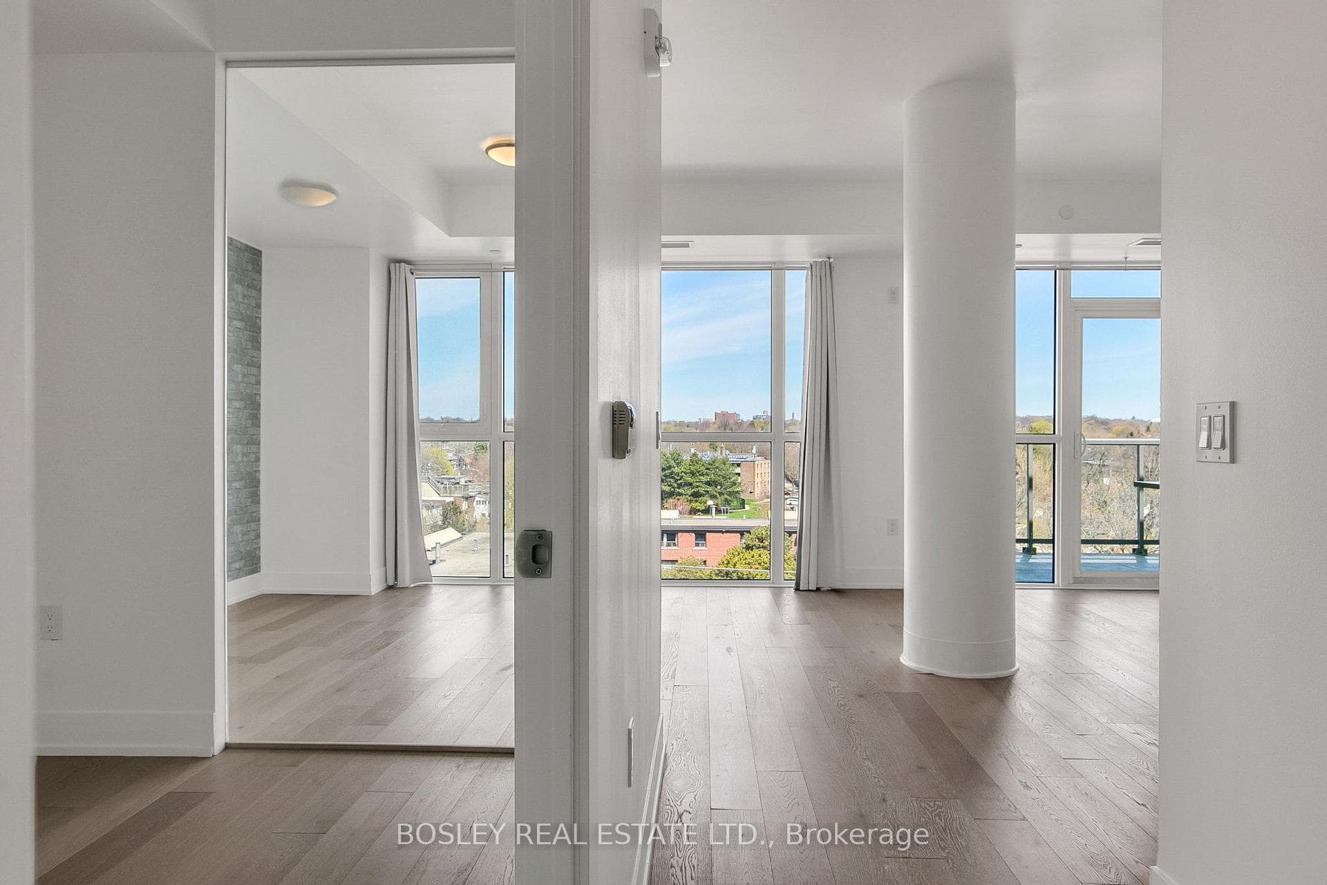 1331 Queen Street Unit 709 photo 5