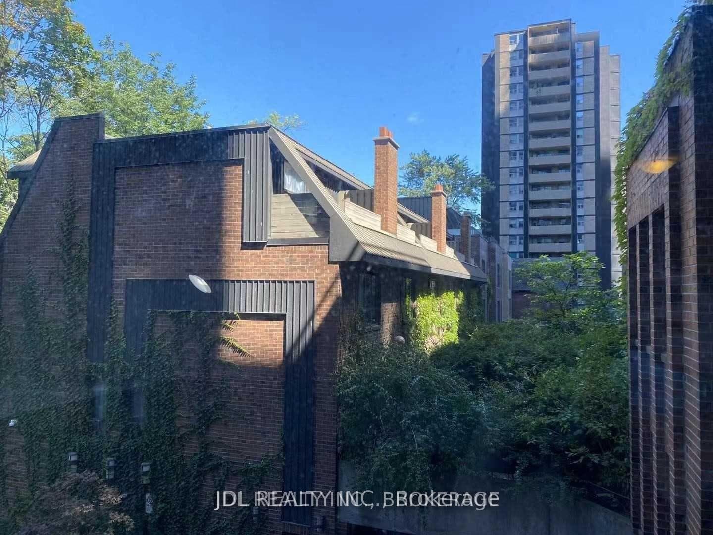 17 Dundonald Street Unit 205 photo 8