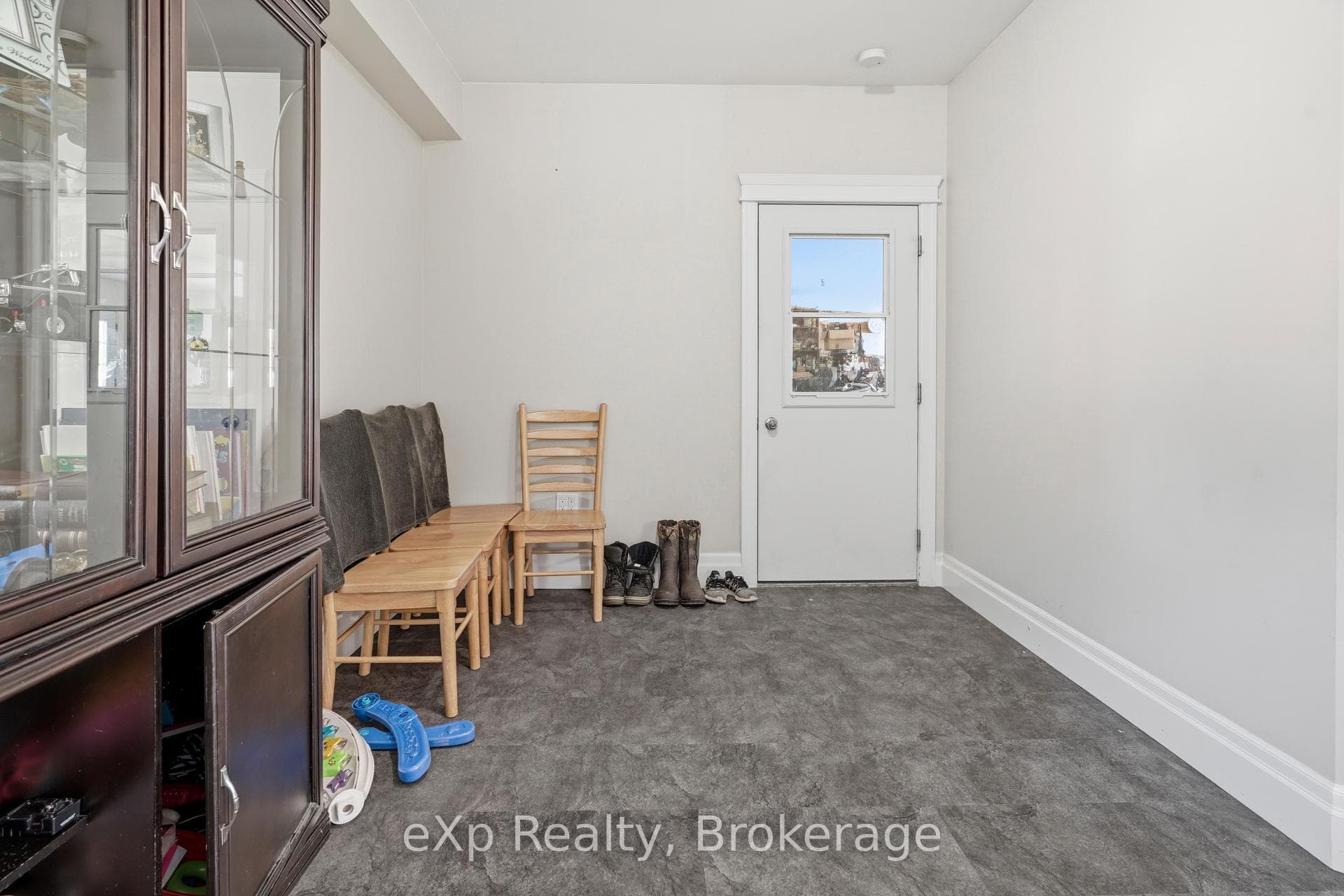 93 Elma Centre Street photo 28