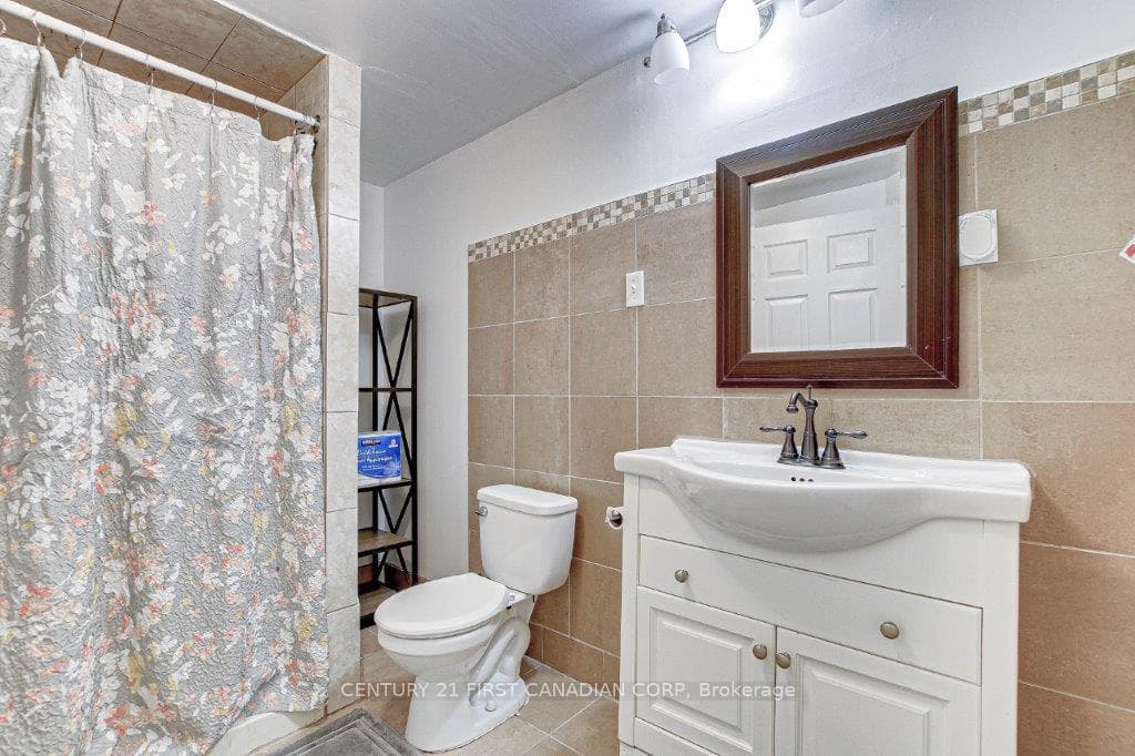 1 Muskoka Crescent photo 25