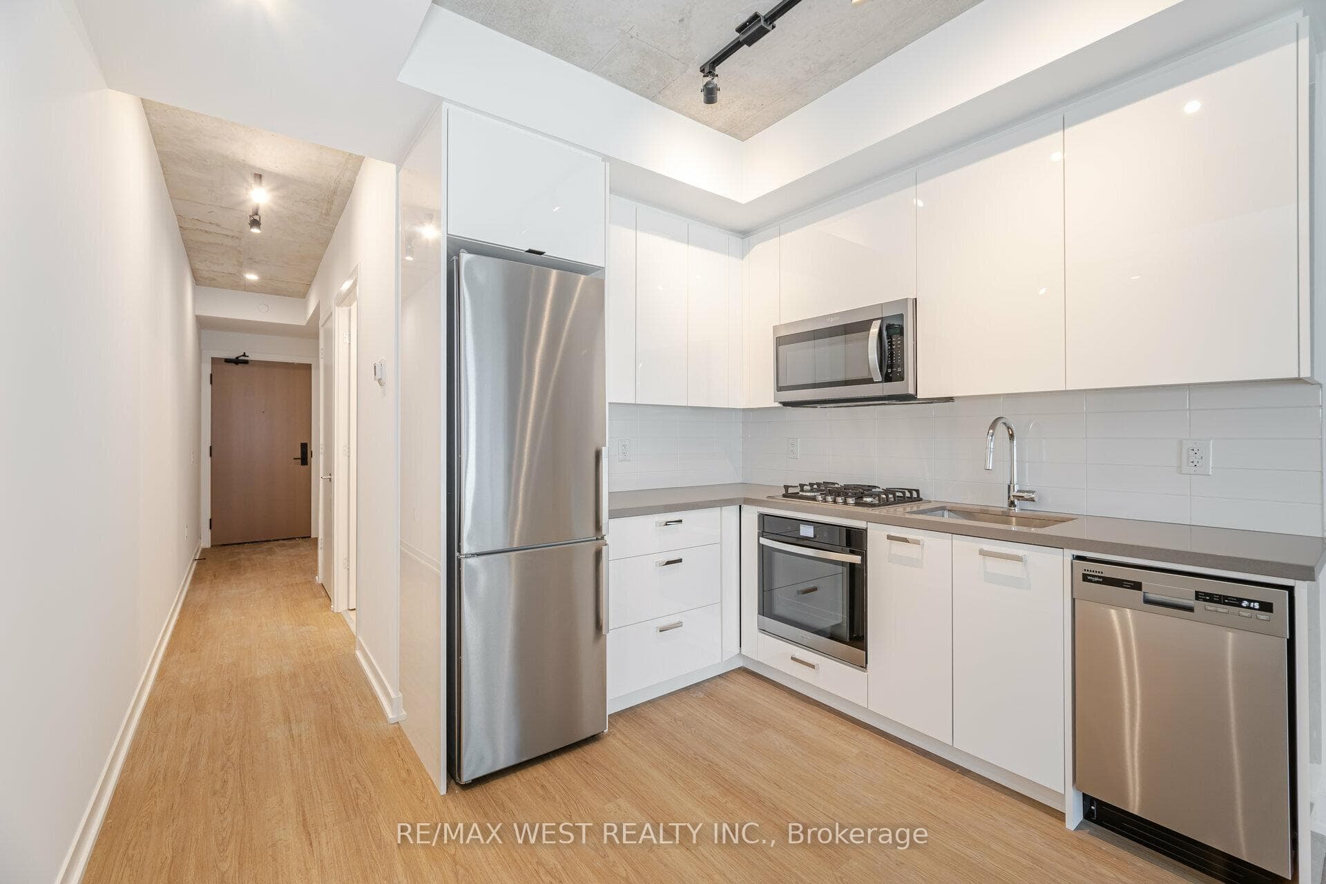 195 McCaul Street Unit 611 photo 8