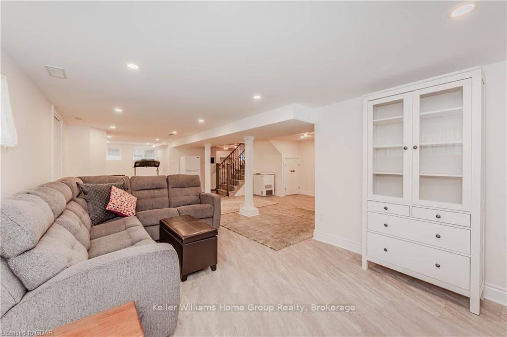 10 HAMEL Avenue photo 7