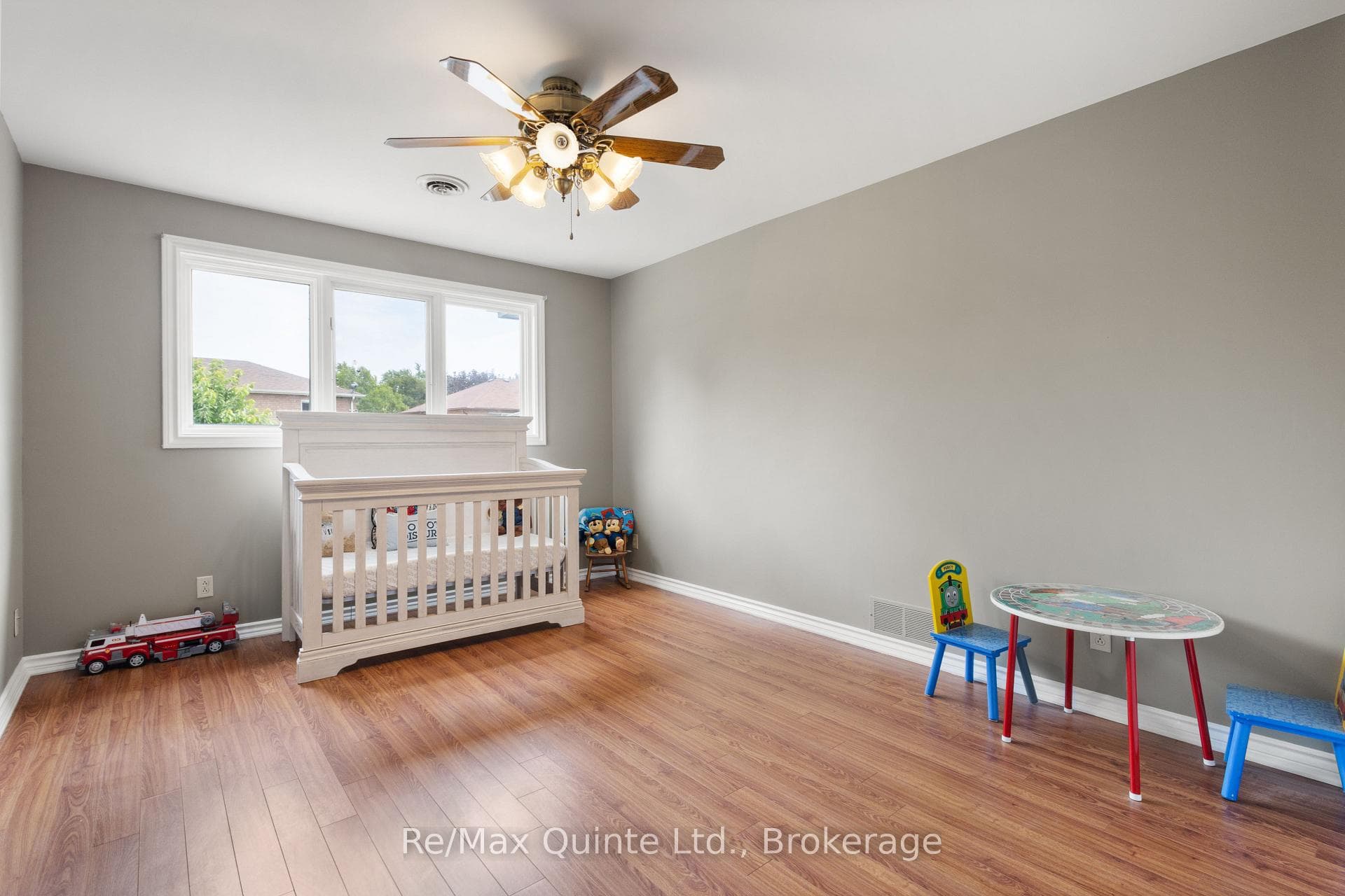 17 Applewood Court photo 35