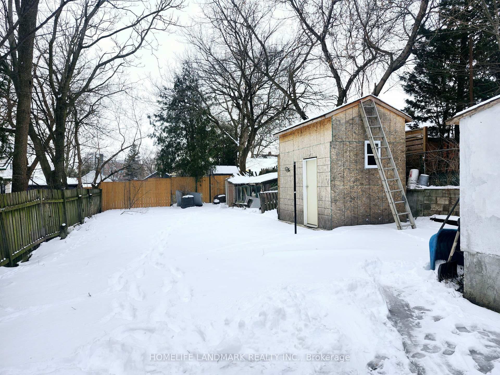 4 Lundy's Lane photo 24