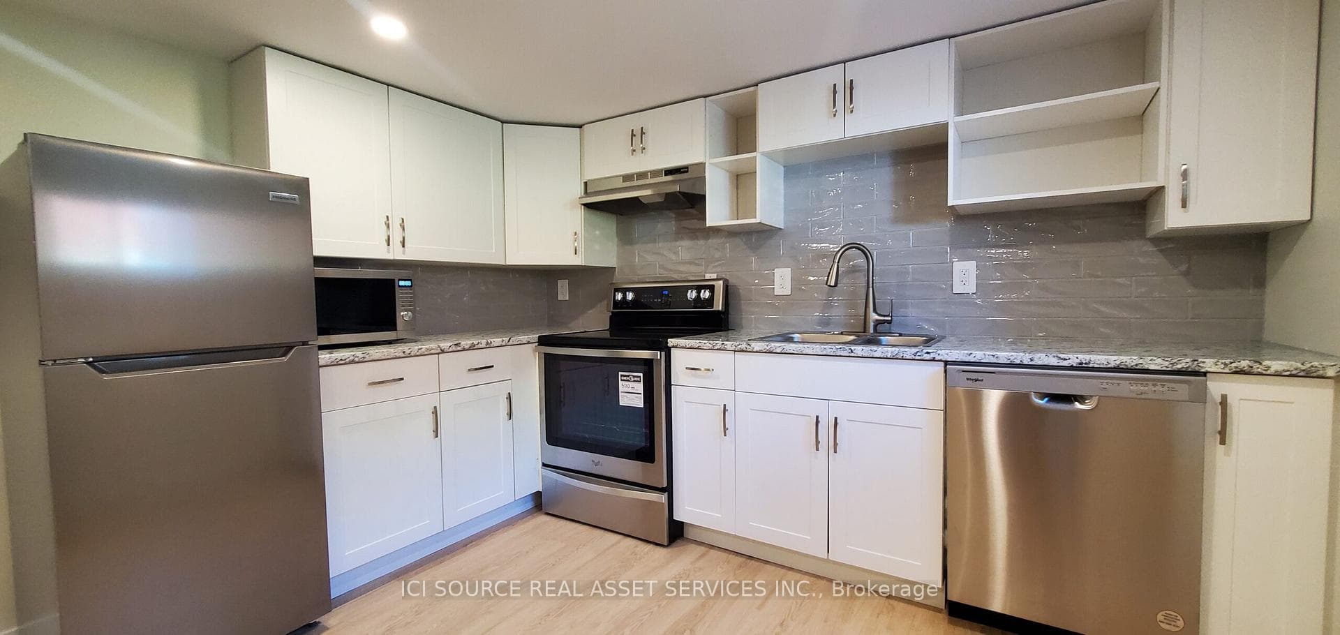 371 Bridge Street Unit B photo 1