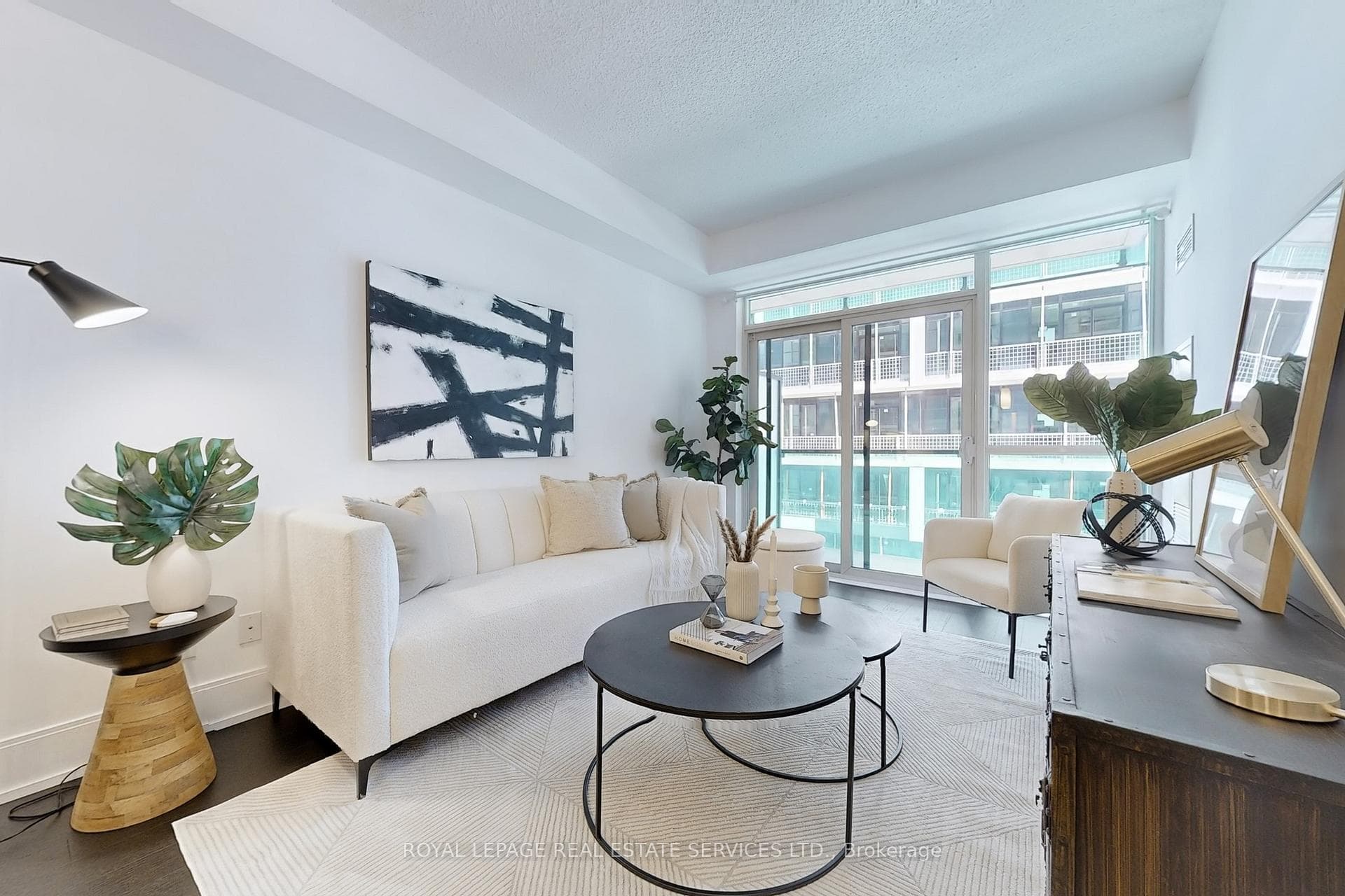 25 Broadway Avenue Unit 1806 photo 3
