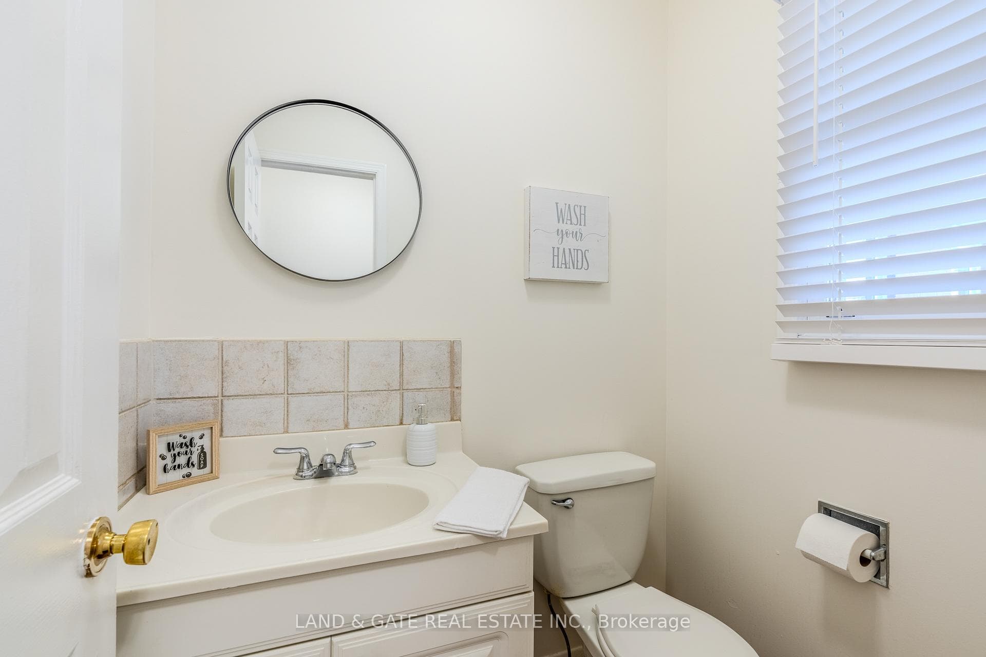 11 Golders Green Avenue photo 6