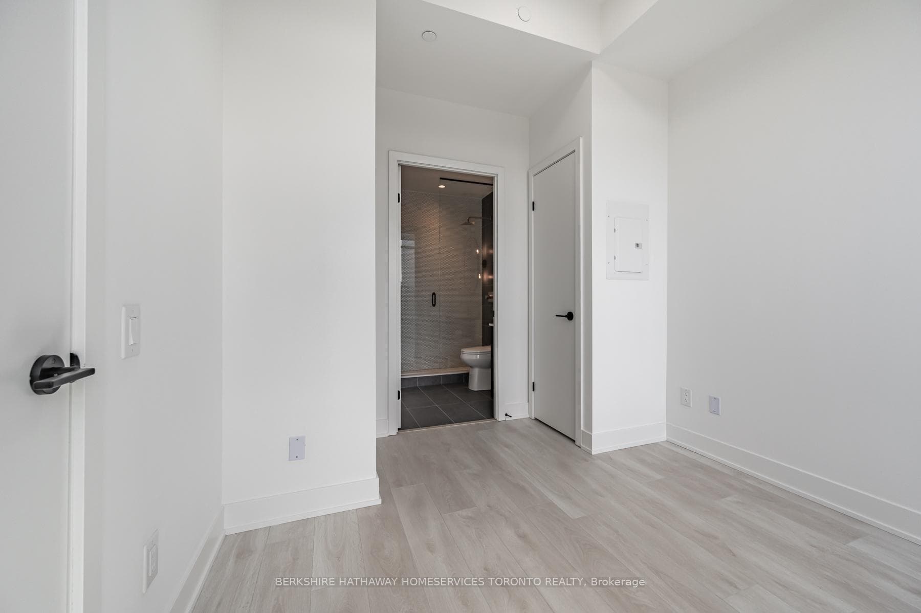 1285 Queen Street Unit 608 photo 8