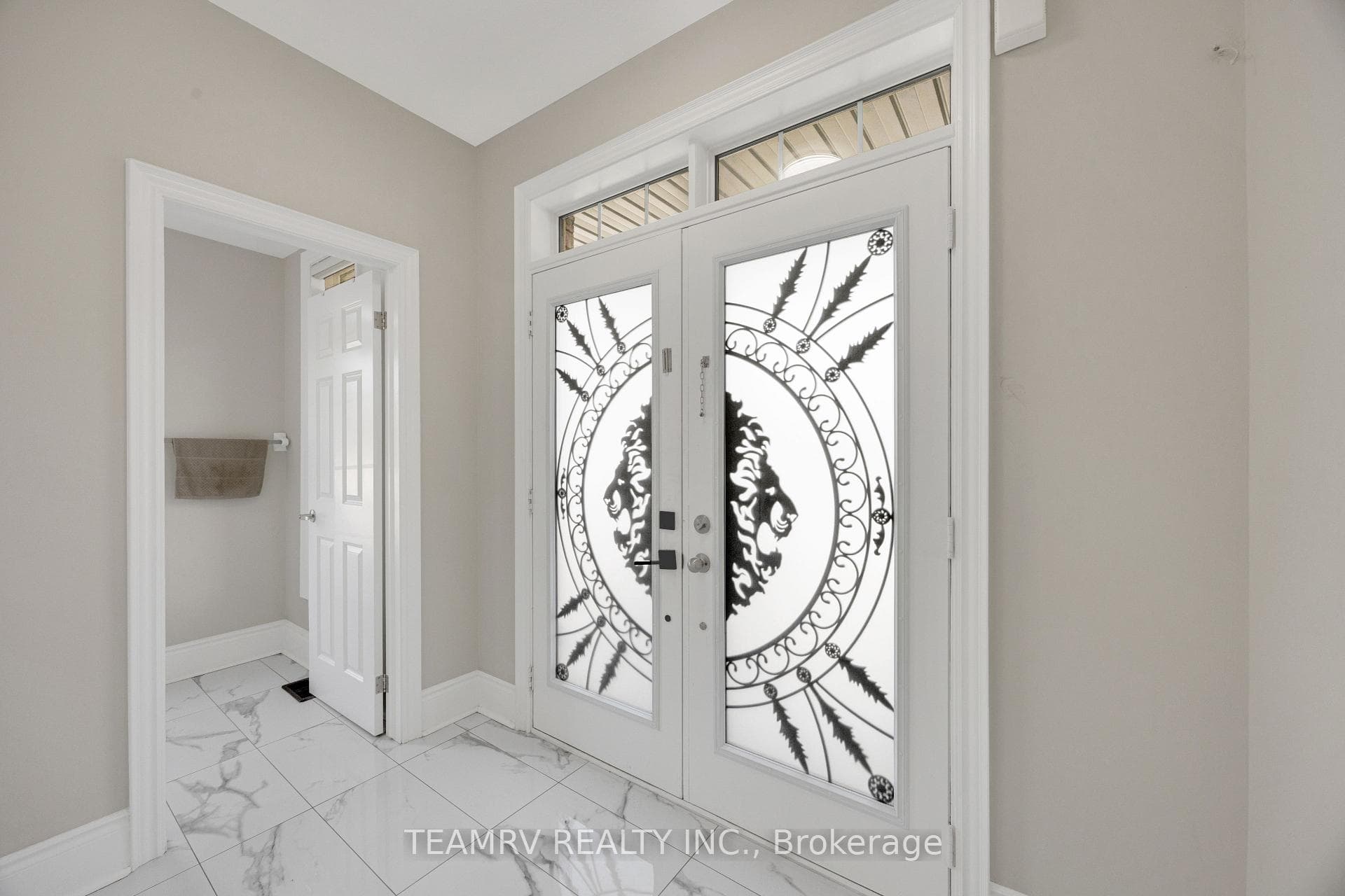 1161 Upper Thames Drive photo 6