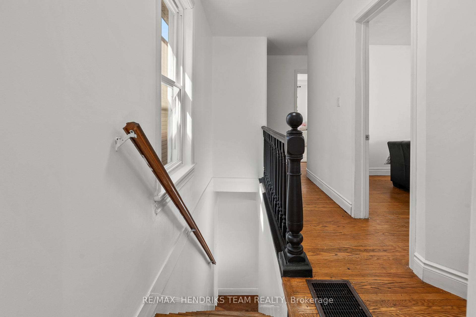 192 Wood Street photo 22