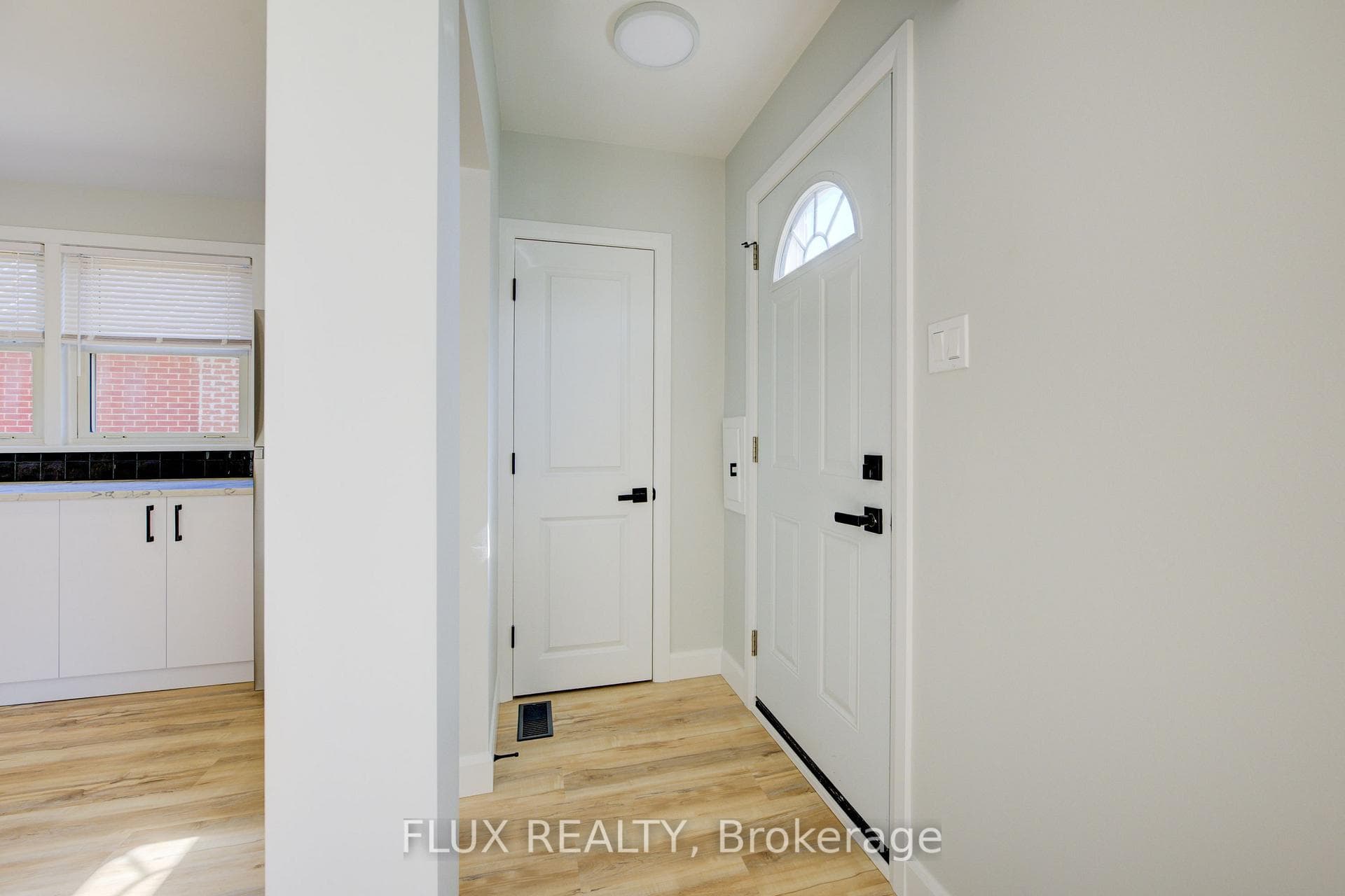320 Highland Road photo 6