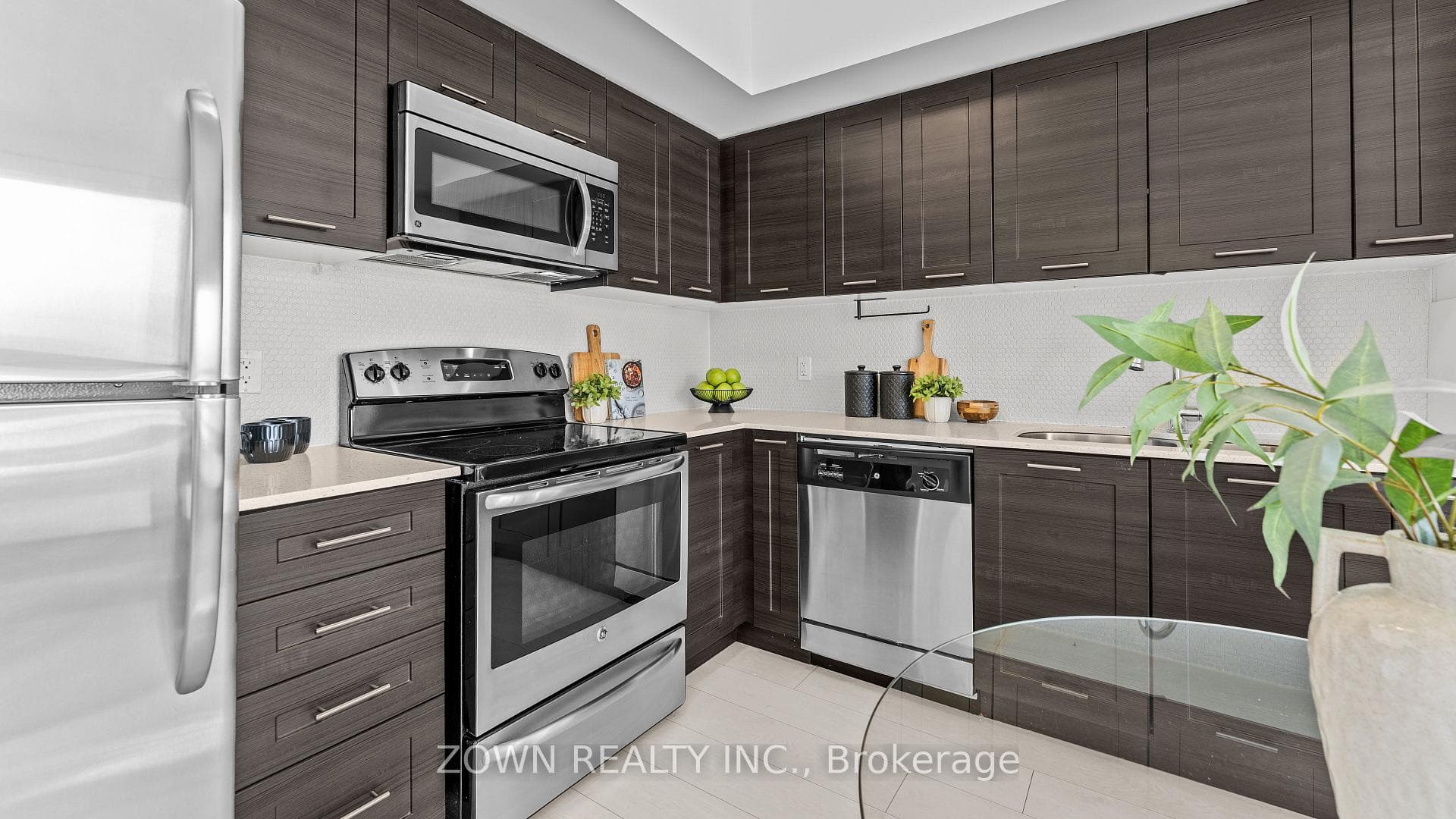 2220 Lakeshore Boulevard Unit 1604 photo 16